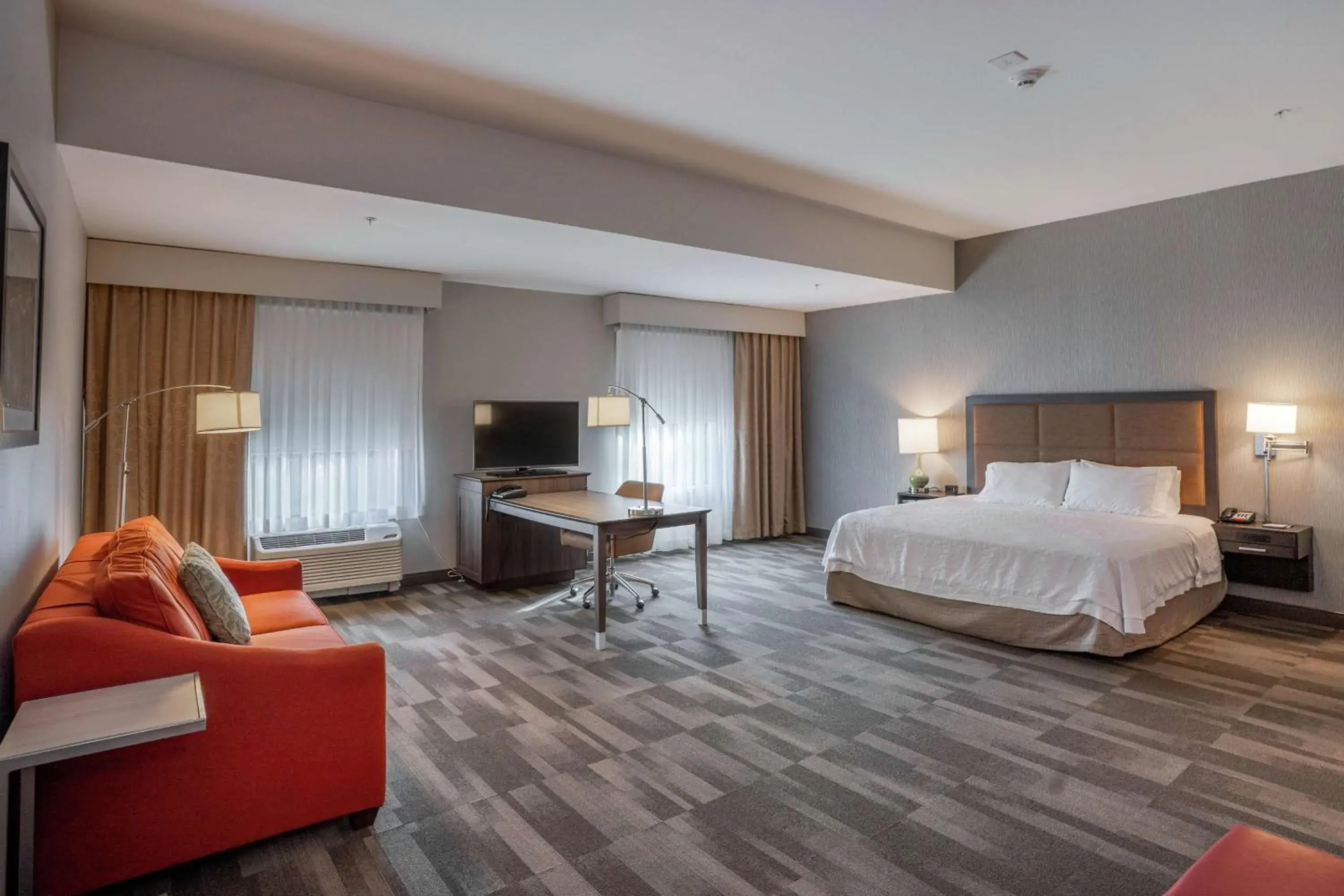 Bedroom in Hampton Inn and Suites Georgetown/Austin North, TX