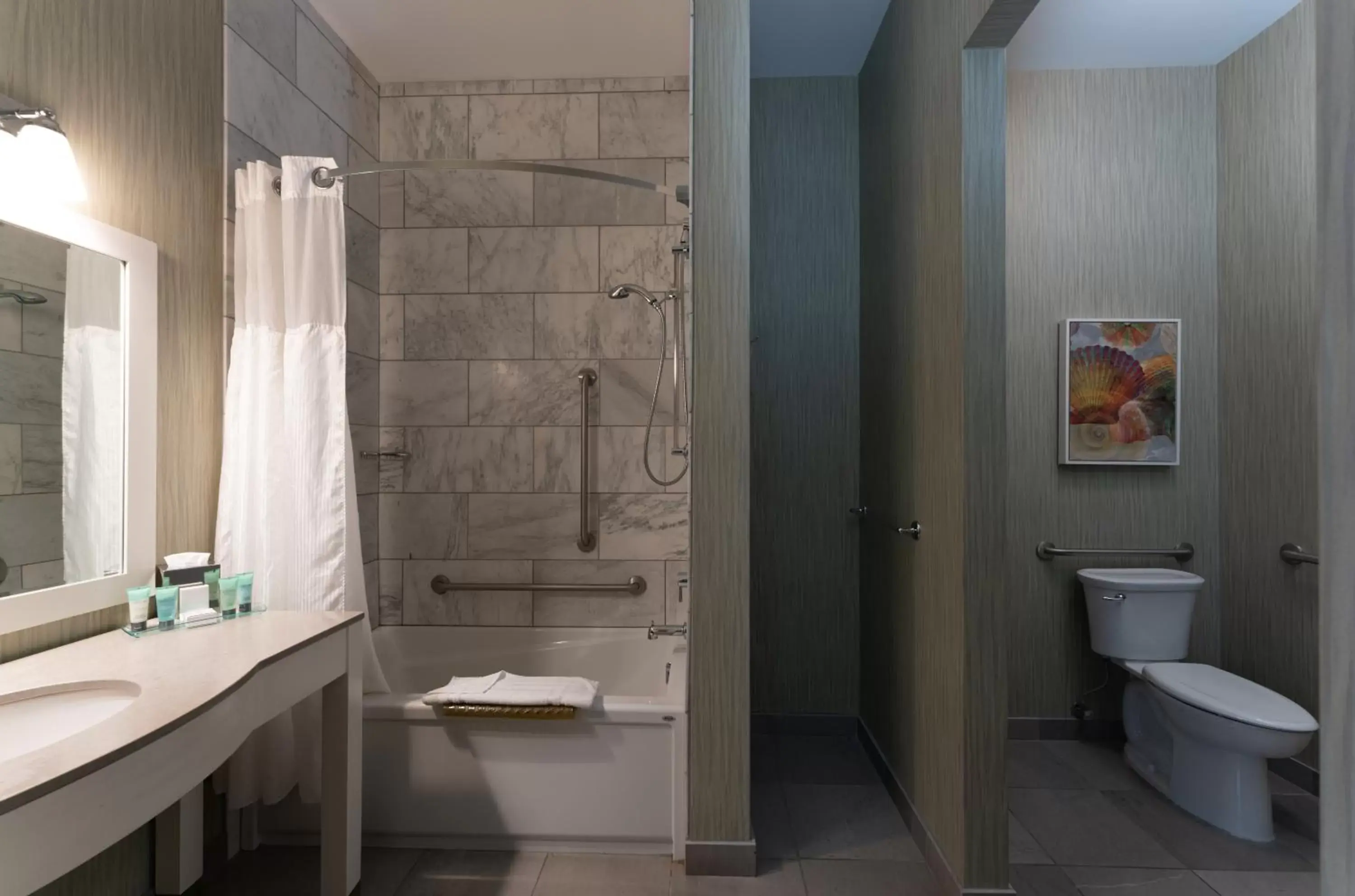 Shower, Bathroom in Prestige Oceanfront Resort, WorldHotels Luxury