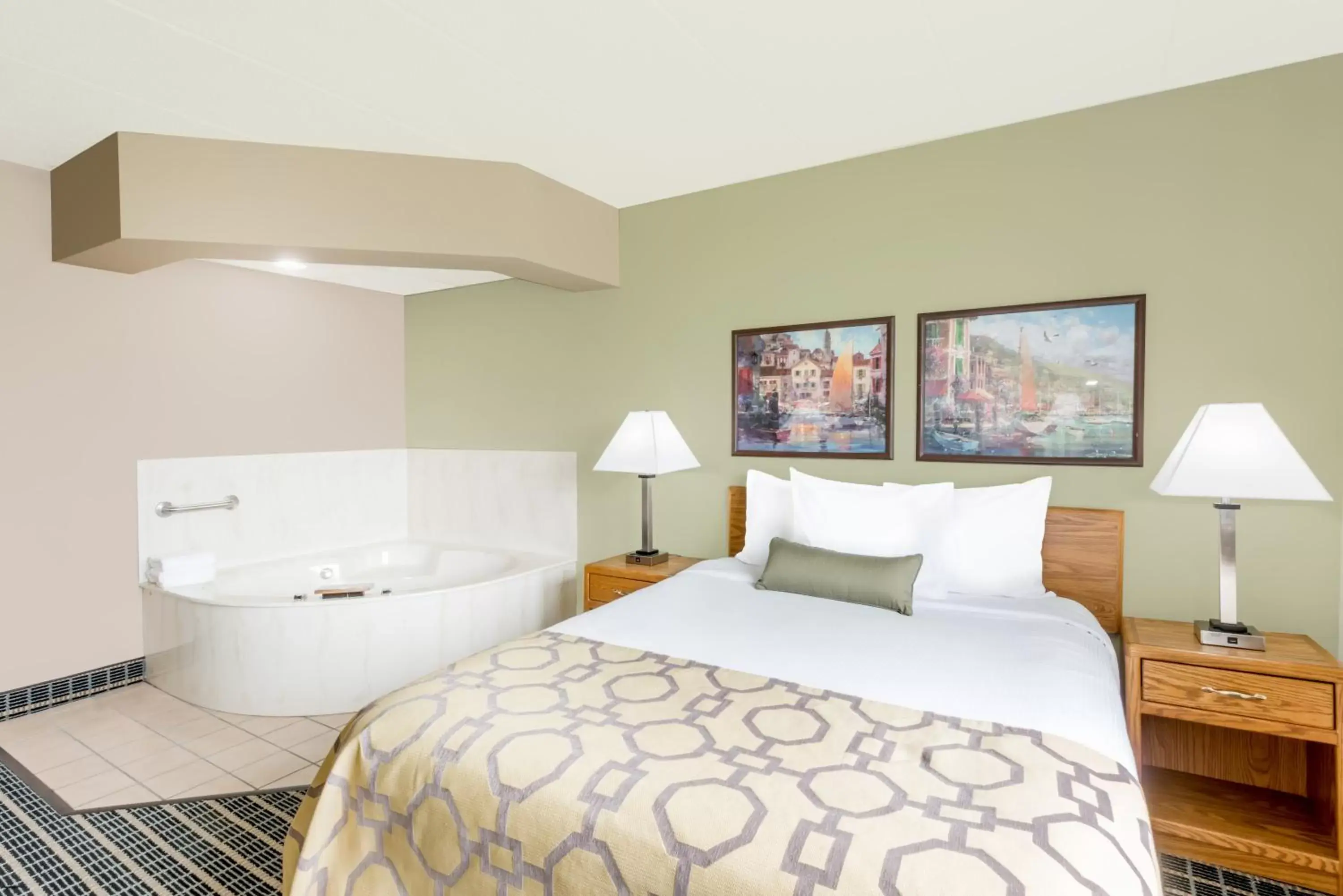 Guests, Bed in Baymont by Wyndham Marshalltown
