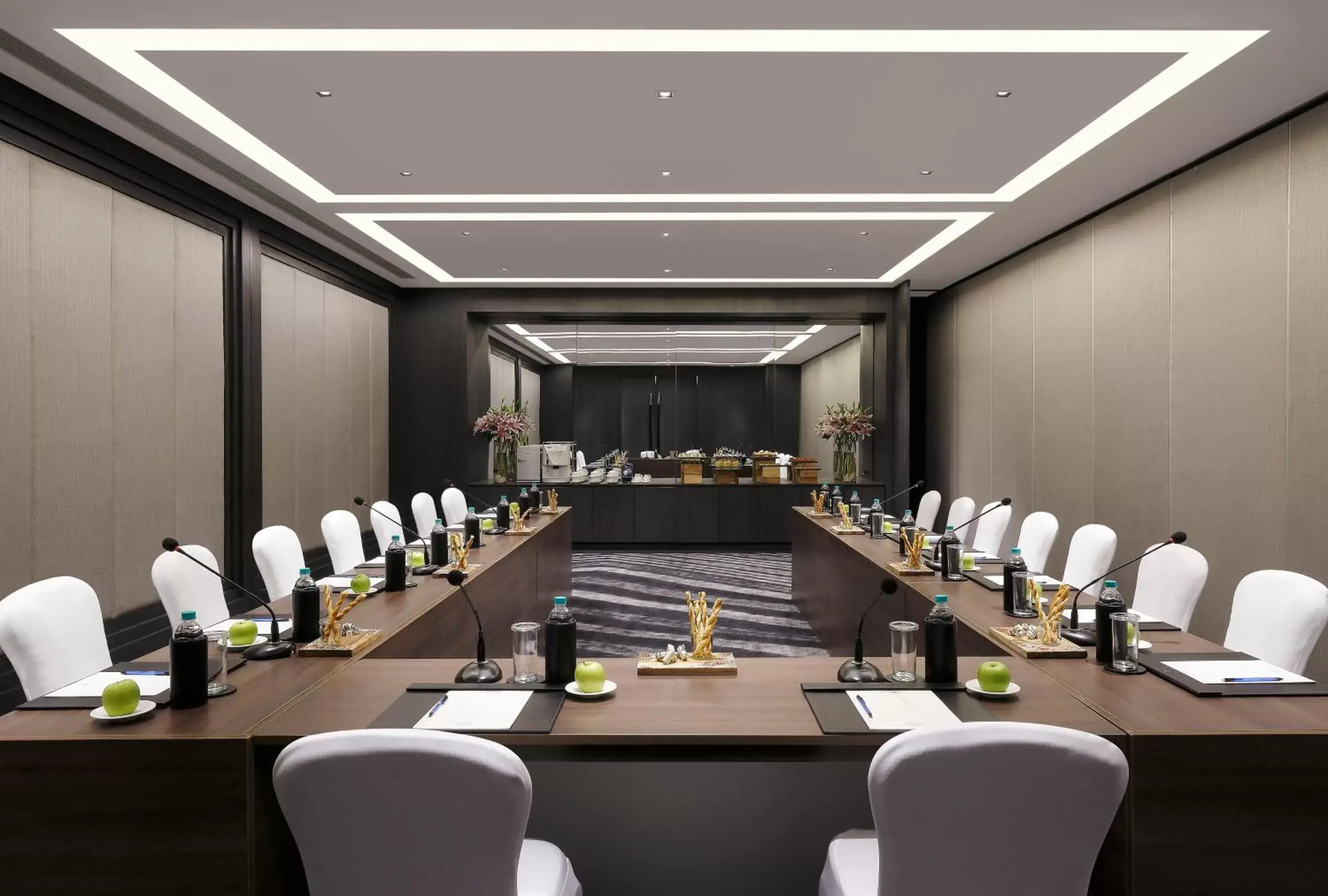 Business facilities in Novotel Chennai Chamiers Road