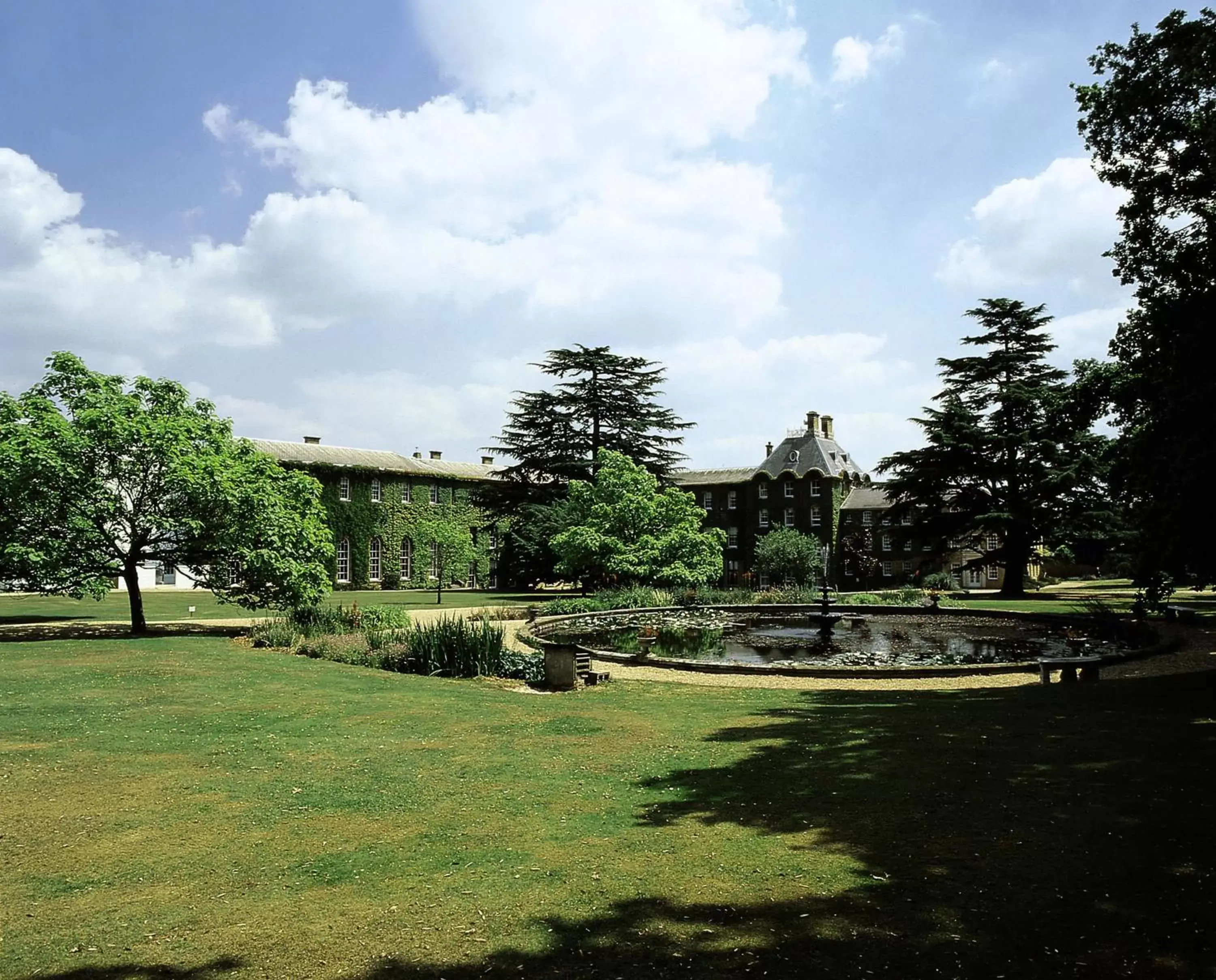 Property building, Garden in De Vere Beaumont Estate