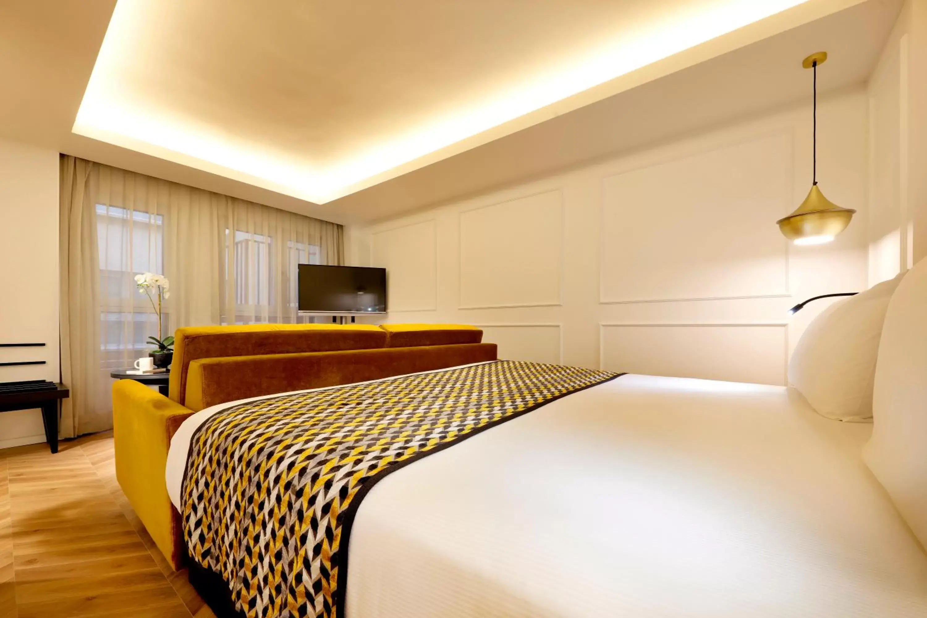Photo of the whole room, Bed in Eurostars Madrid Gran Vía