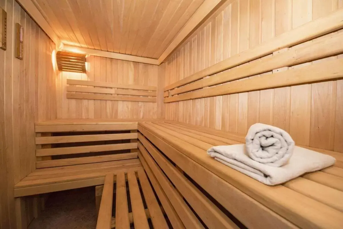 Sauna in Quality Hotel La Marebaudière Vannes Centre