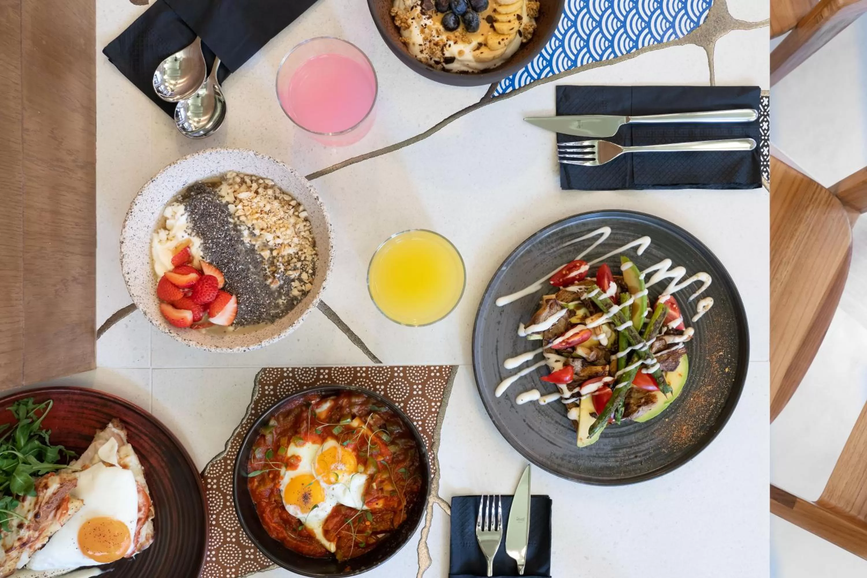 Restaurant/places to eat in Praxitelous Luxury Suites