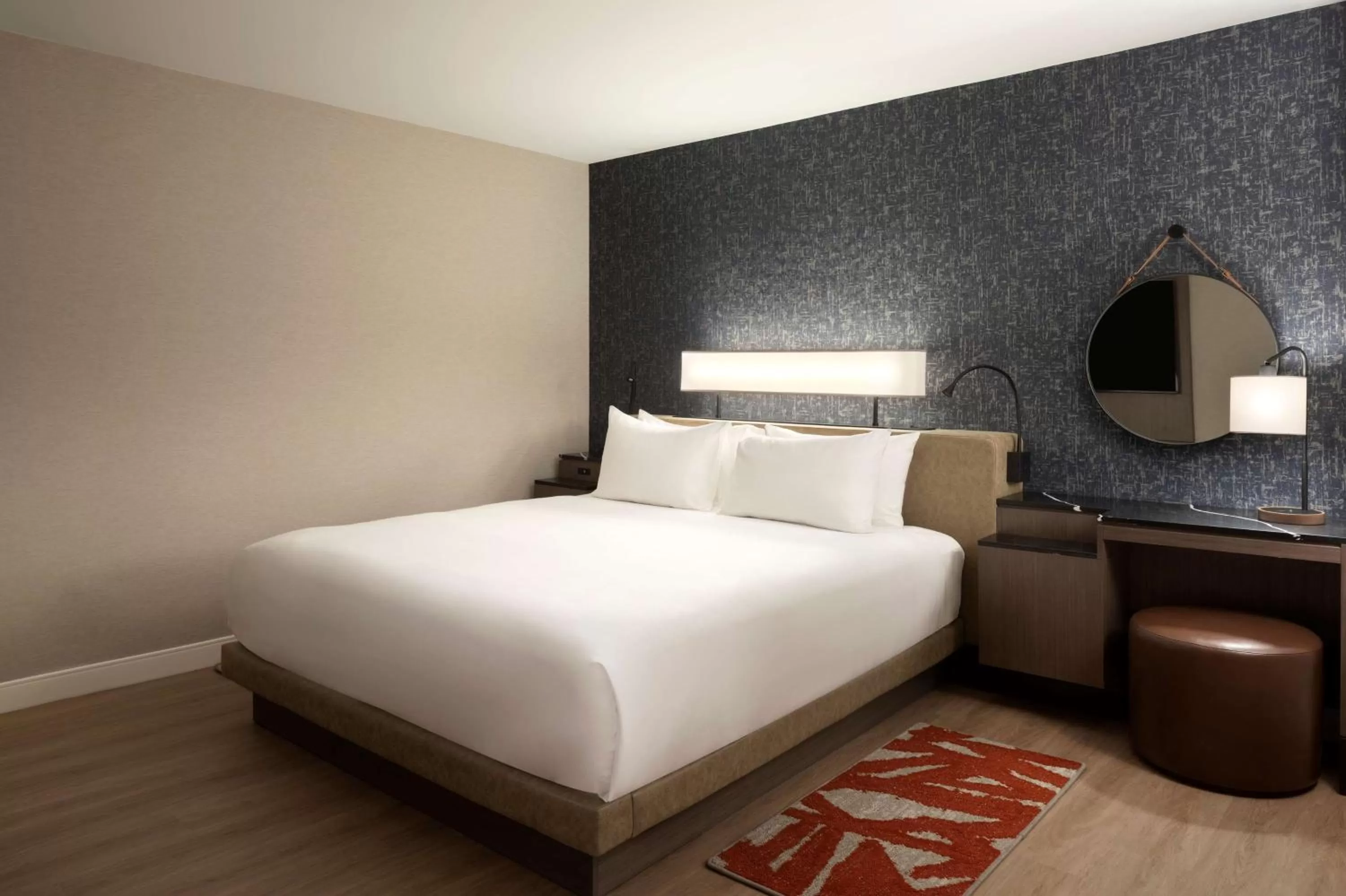 Photo of the whole room, Bed in Hyatt Regency San Antonio Riverwalk