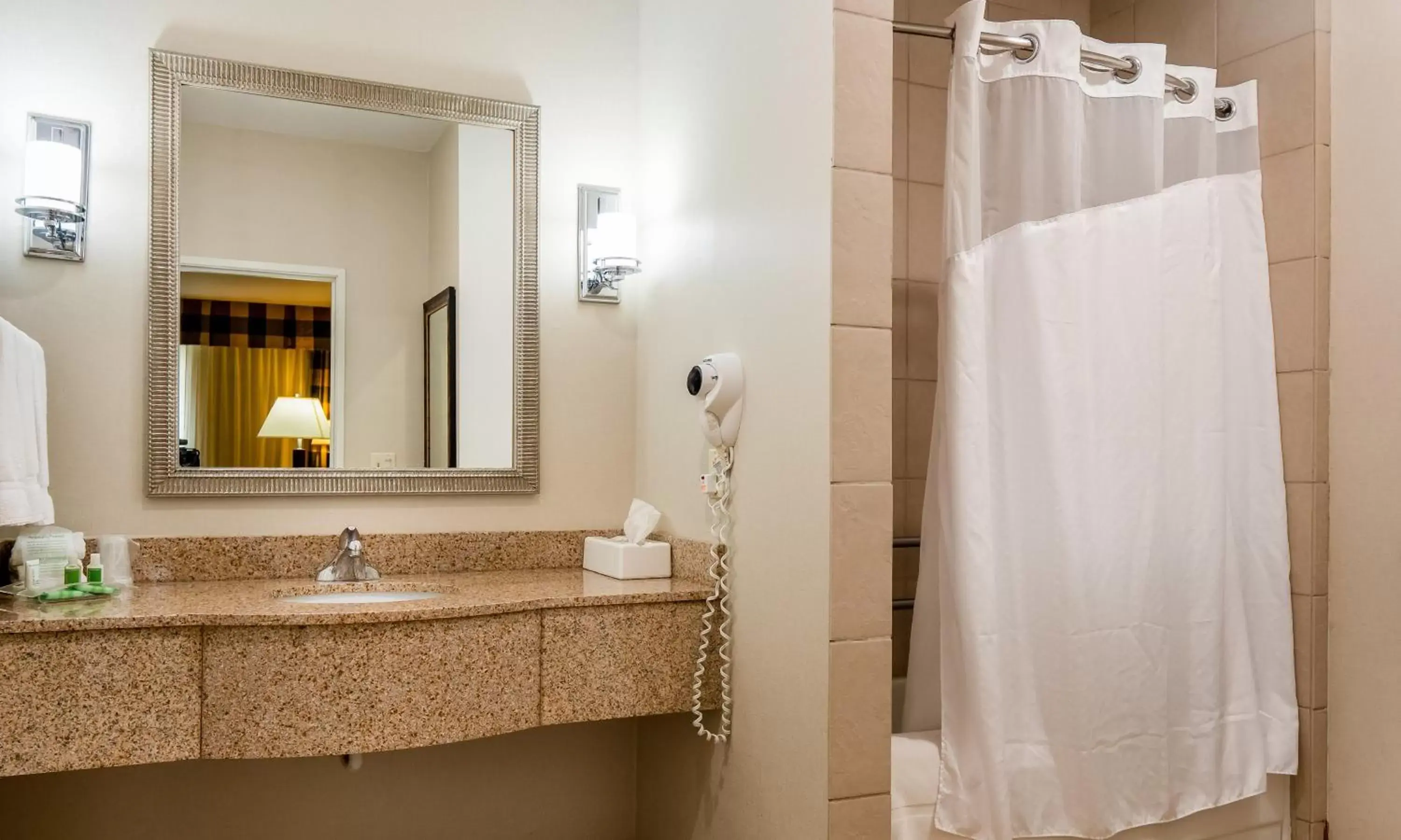 Photo of the whole room, Bathroom in Holiday Inn Conference Center Marshfield, an IHG Hotel