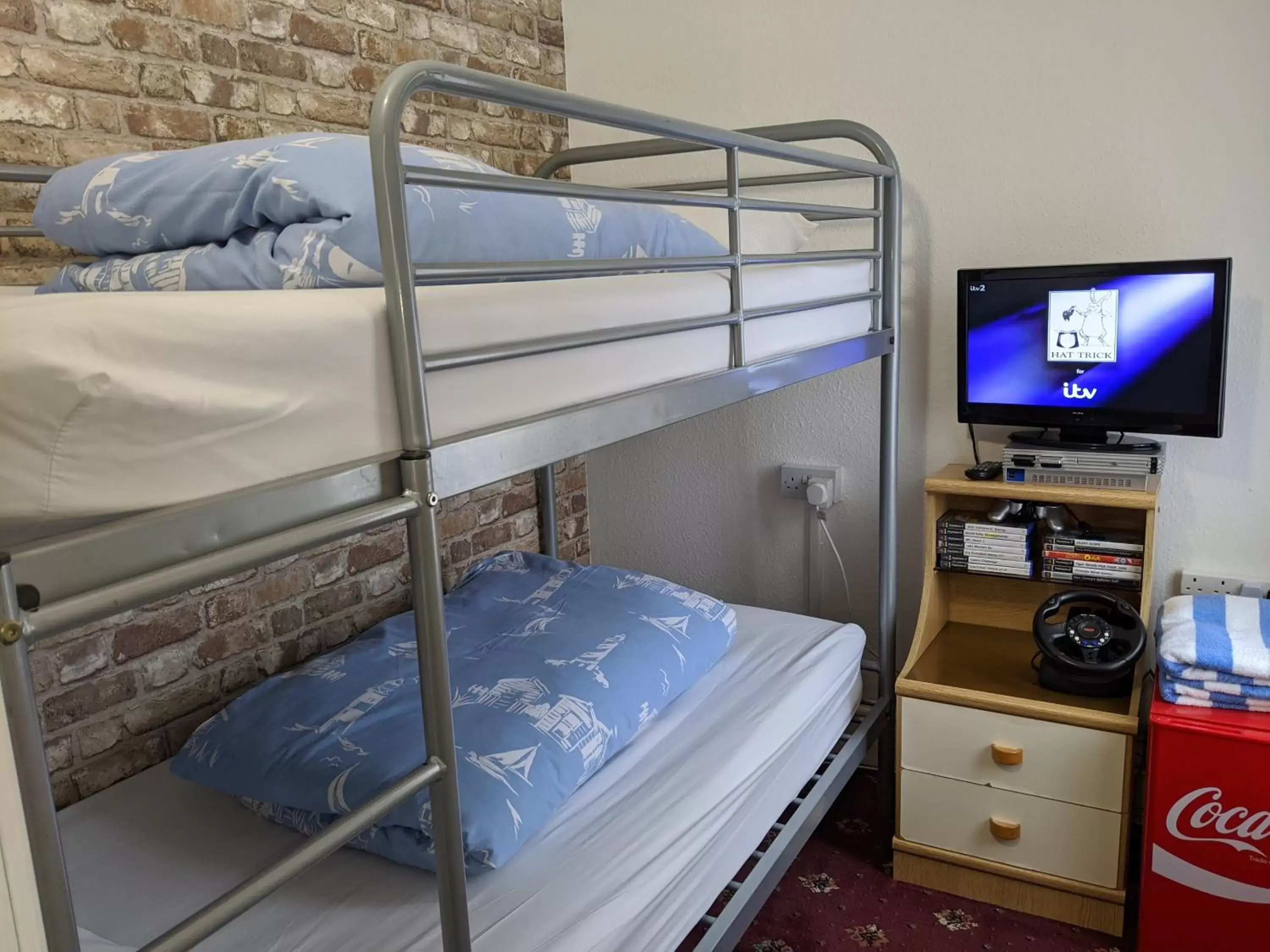 Bedroom, Bunk Bed in The New Guilderoy Hotel