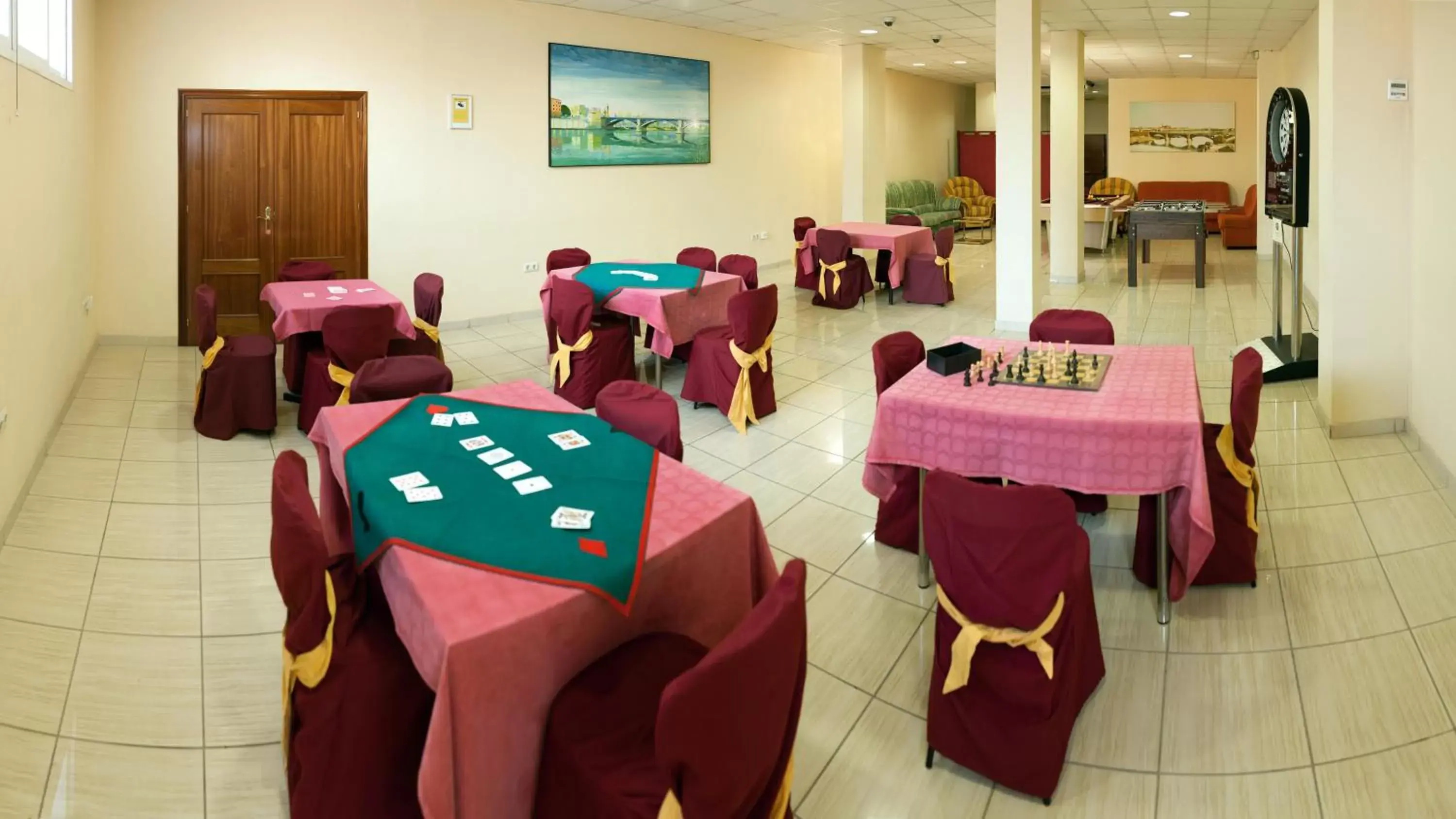 Game Room, Restaurant/Places to Eat in Bellavista Sevilla