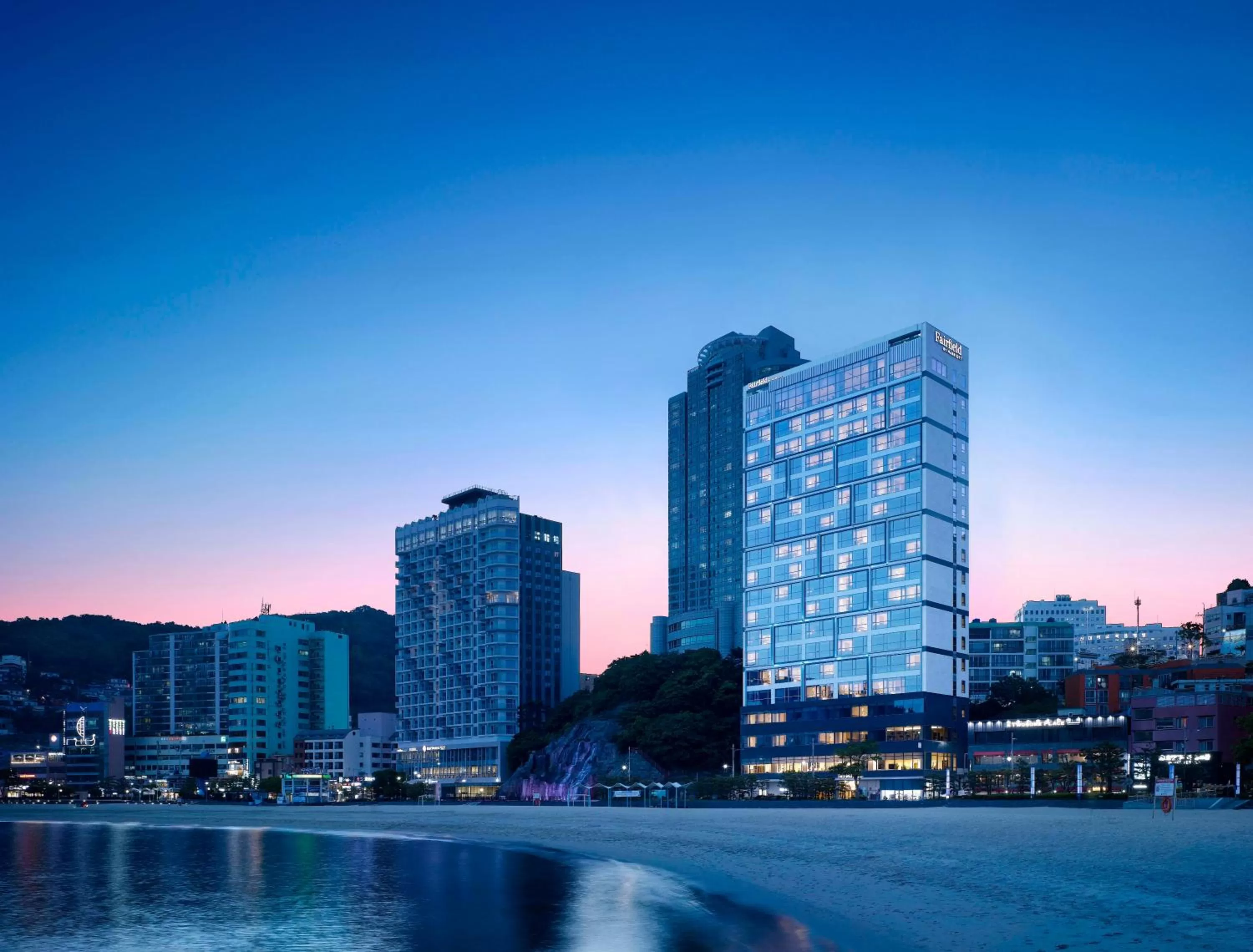 Standard, Guest room, 2 Twin/Single Bed(s), Sea view in Fairfield by Marriott Busan Songdo Beach