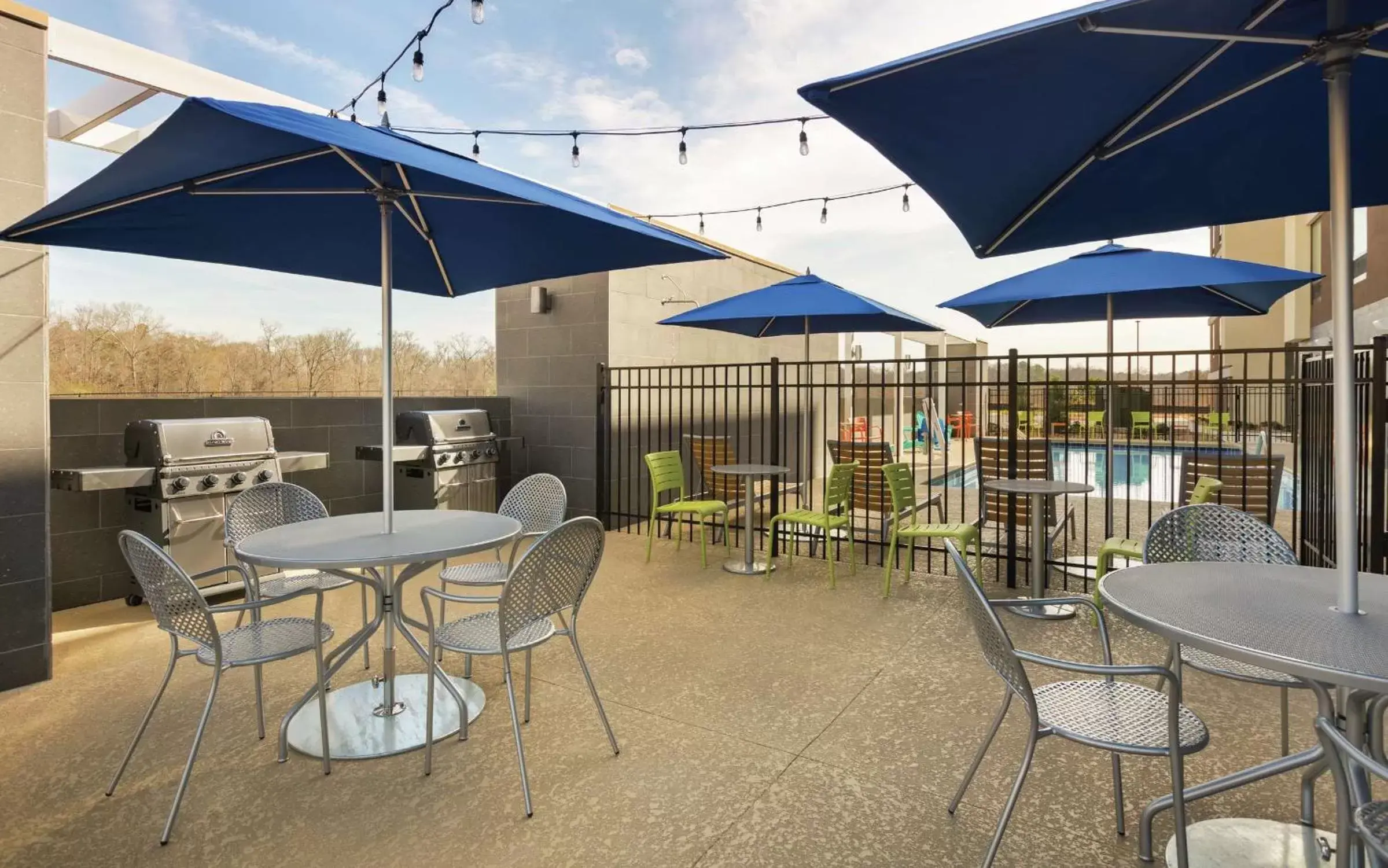 Patio, Restaurant/Places to Eat in Home2 Suites By Hilton Macon I-75 North