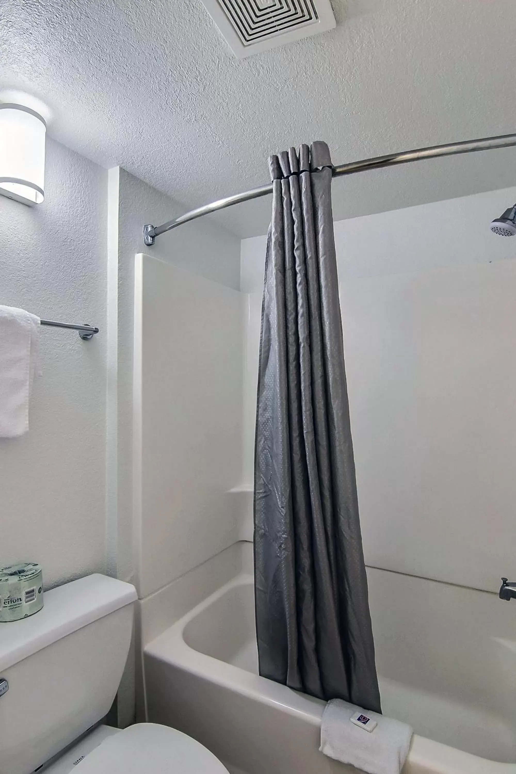 Shower, Bathroom in Motel 6-Carpinteria, CA - Santa Barbara - South