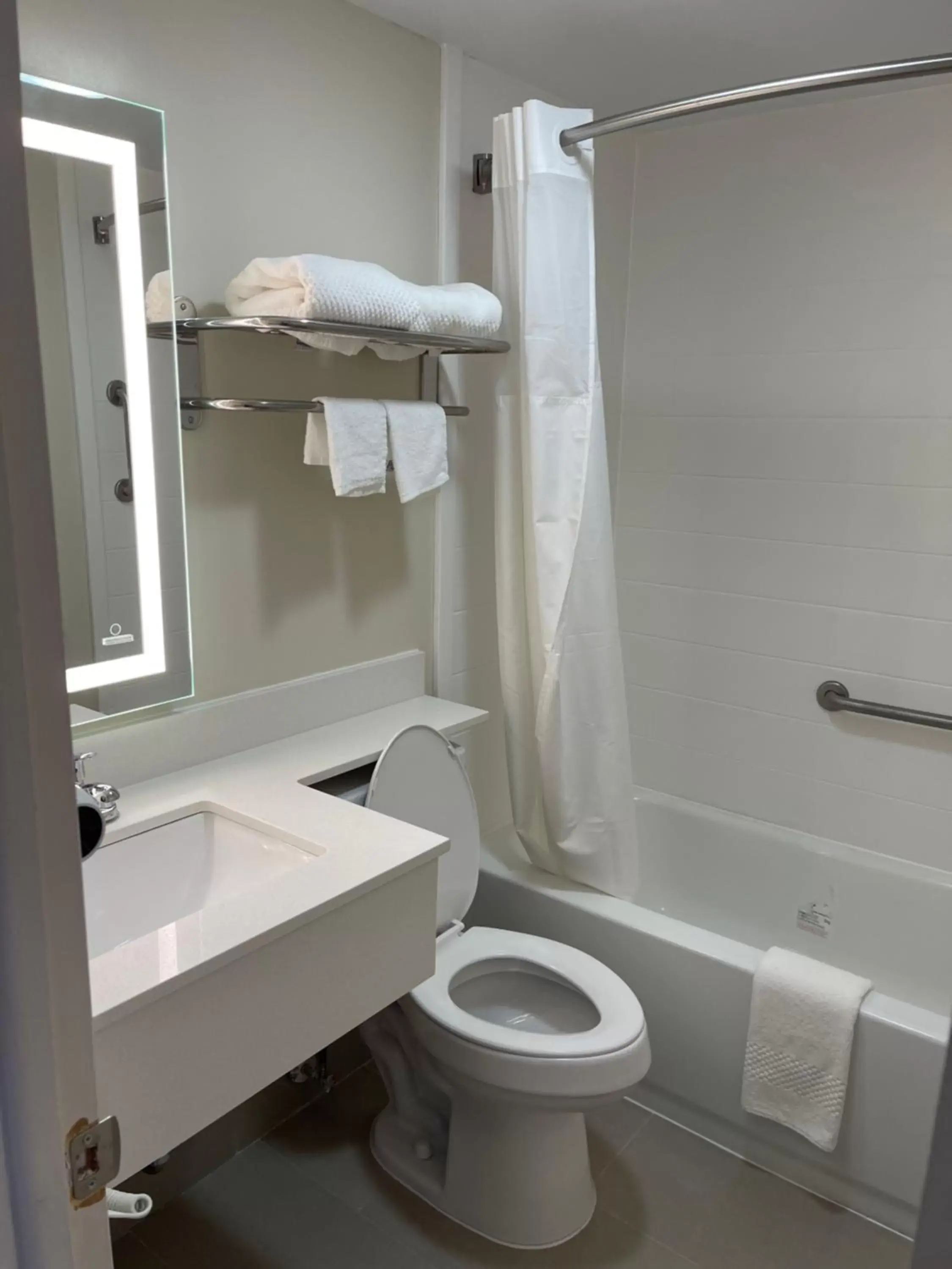 Bathroom in Quality Inn & Suites New Hartford - Utica