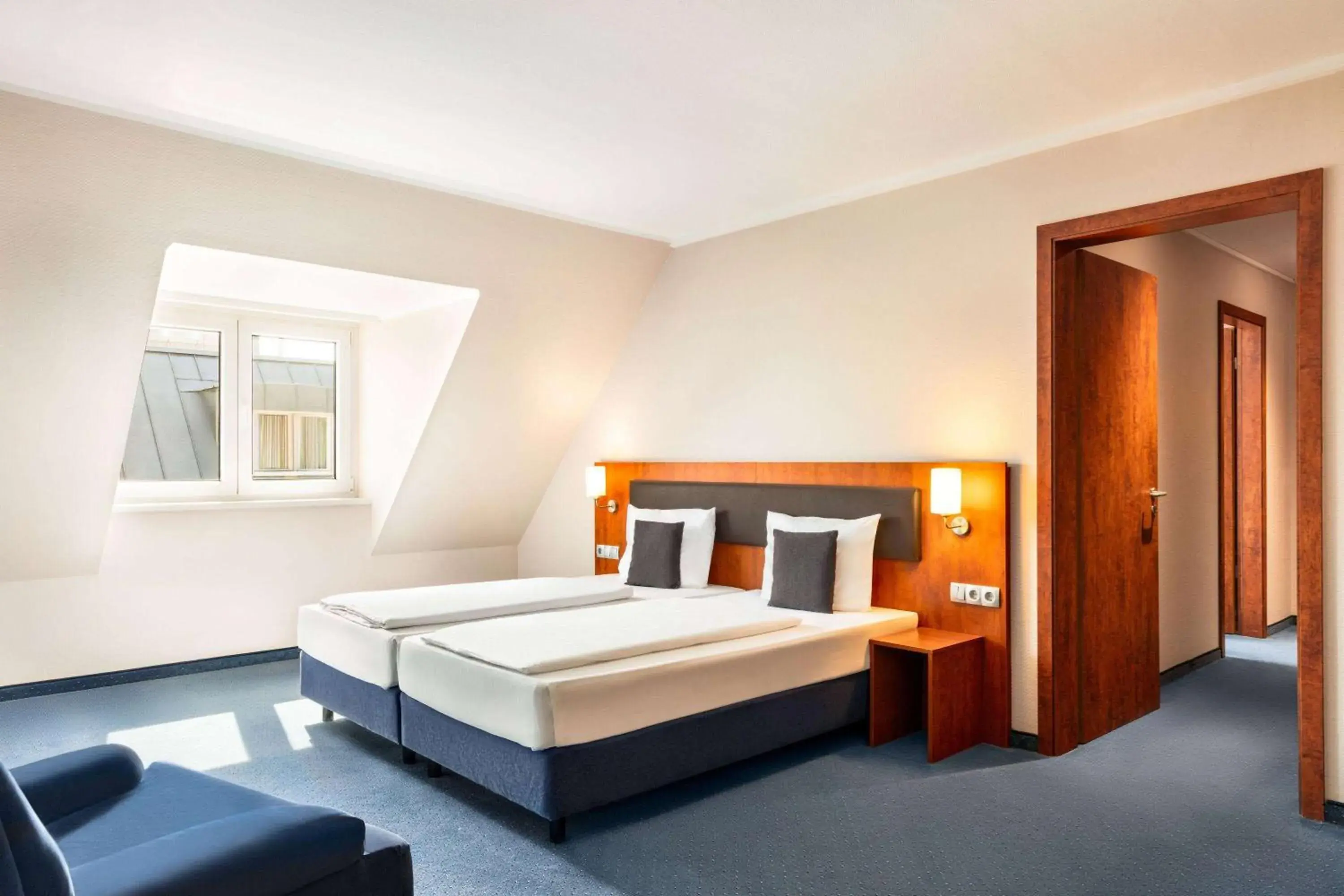 Photo of the whole room, Bed in Amedia Frankfurt Russelsheim Trademark Collection by Wyndham