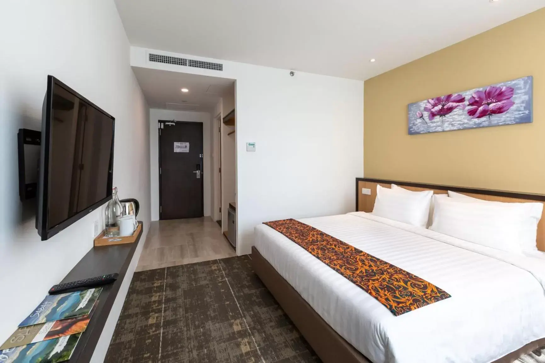 Bedroom, Bed in Hotel 7 Suria
