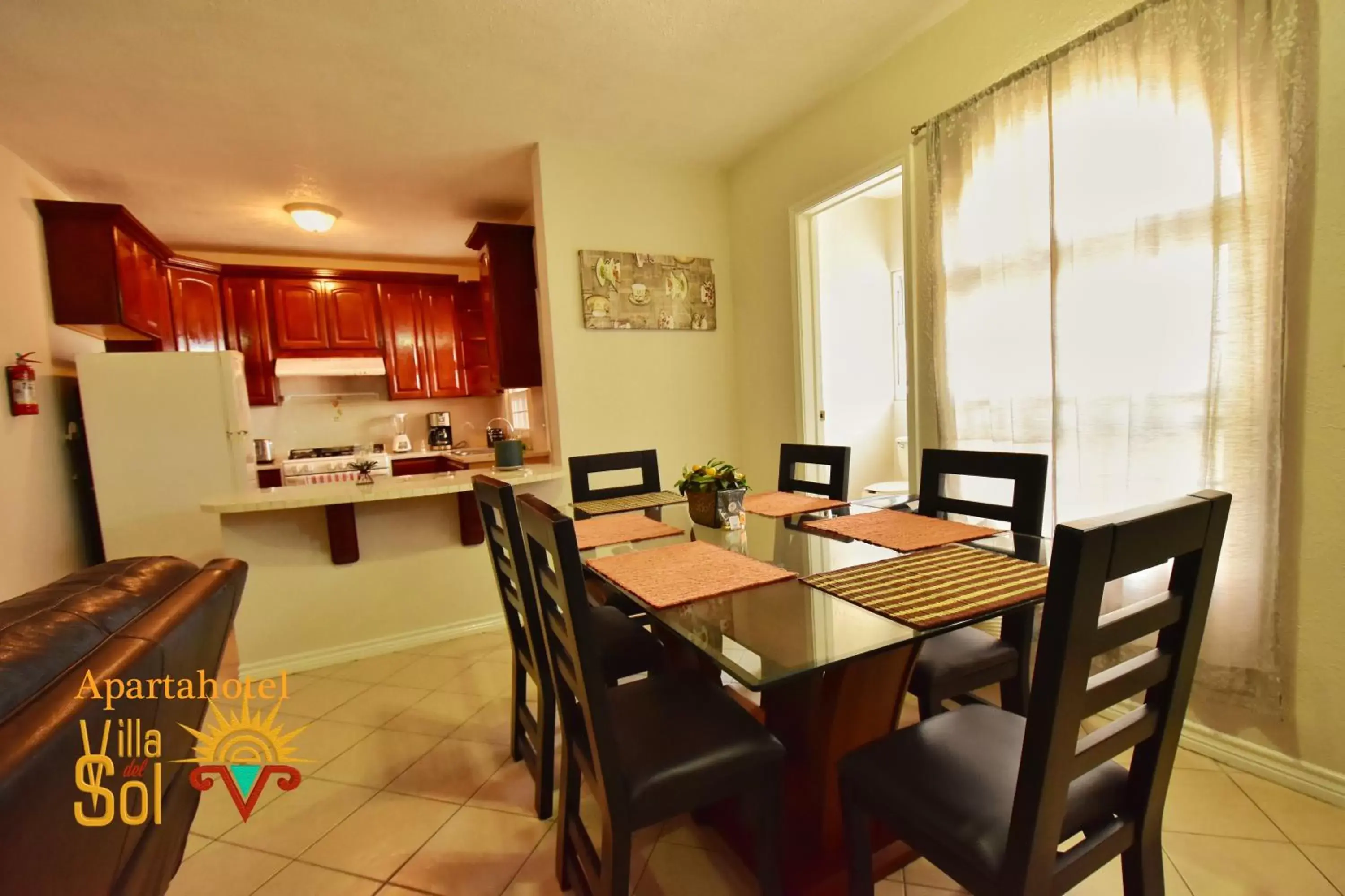 Dining Area in Villa Del Sol