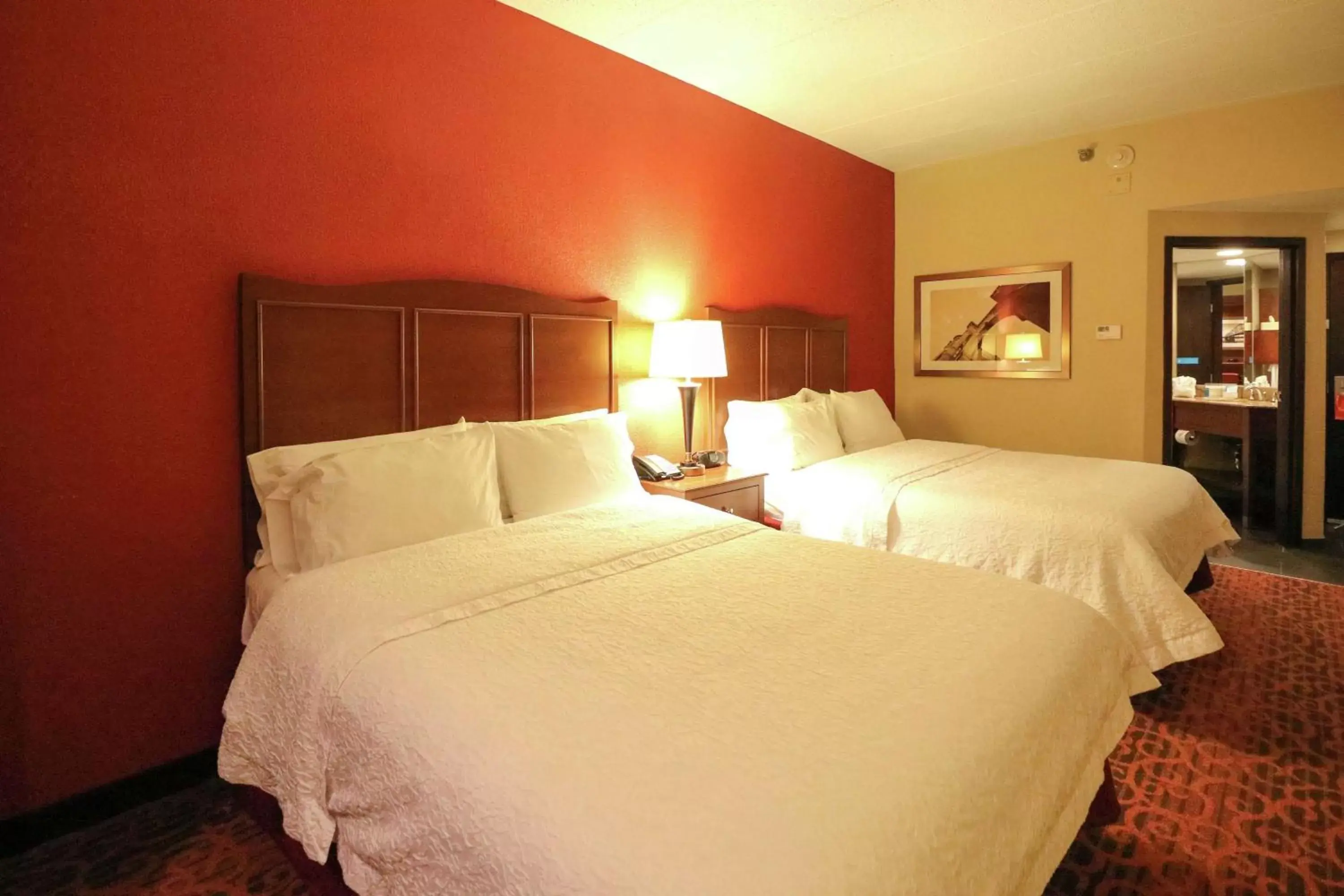 Bed in Hampton Inn Columbus-South