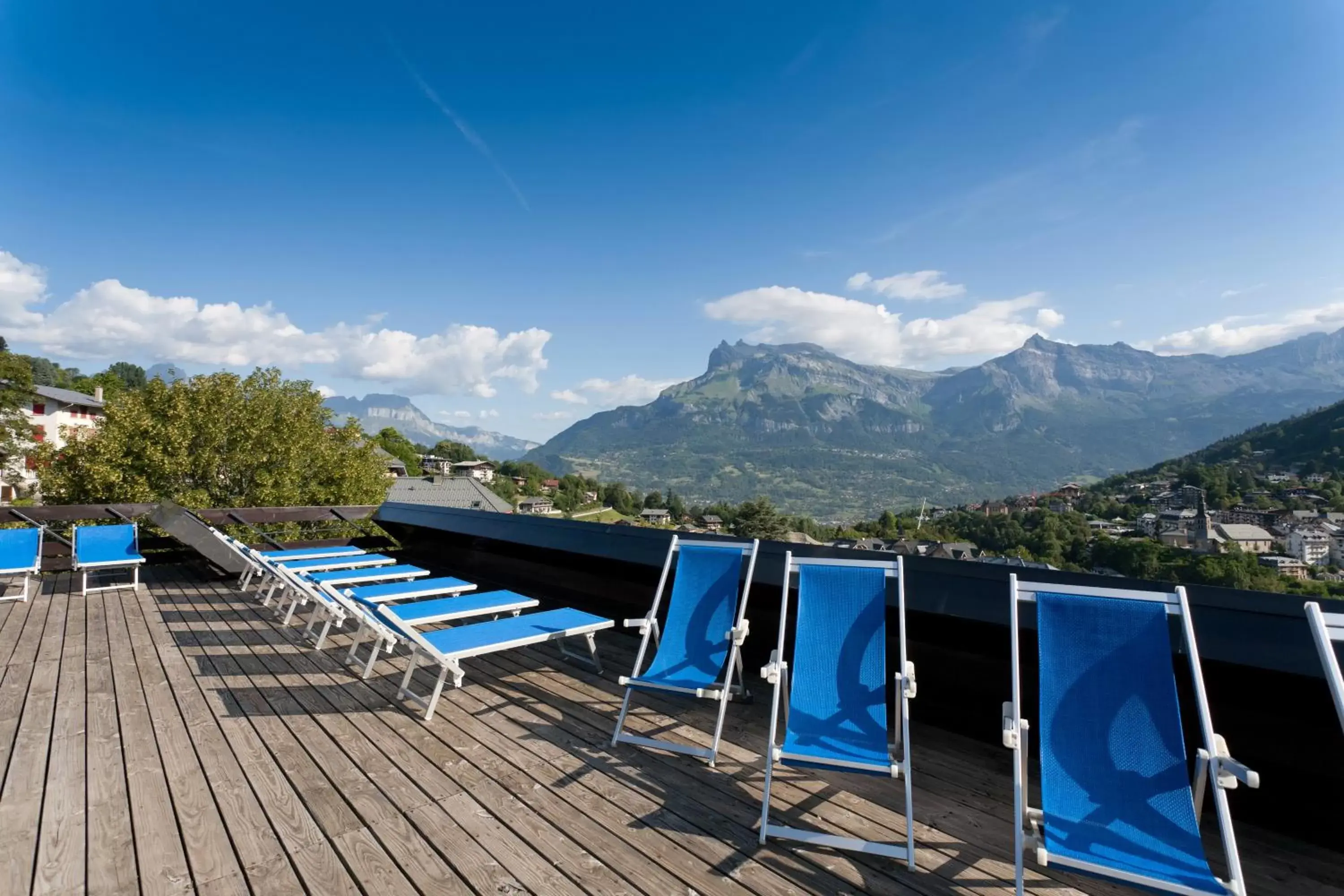 Balcony/Terrace, Swimming Pool in SOWELL HOTELS Mont Blanc et SPA