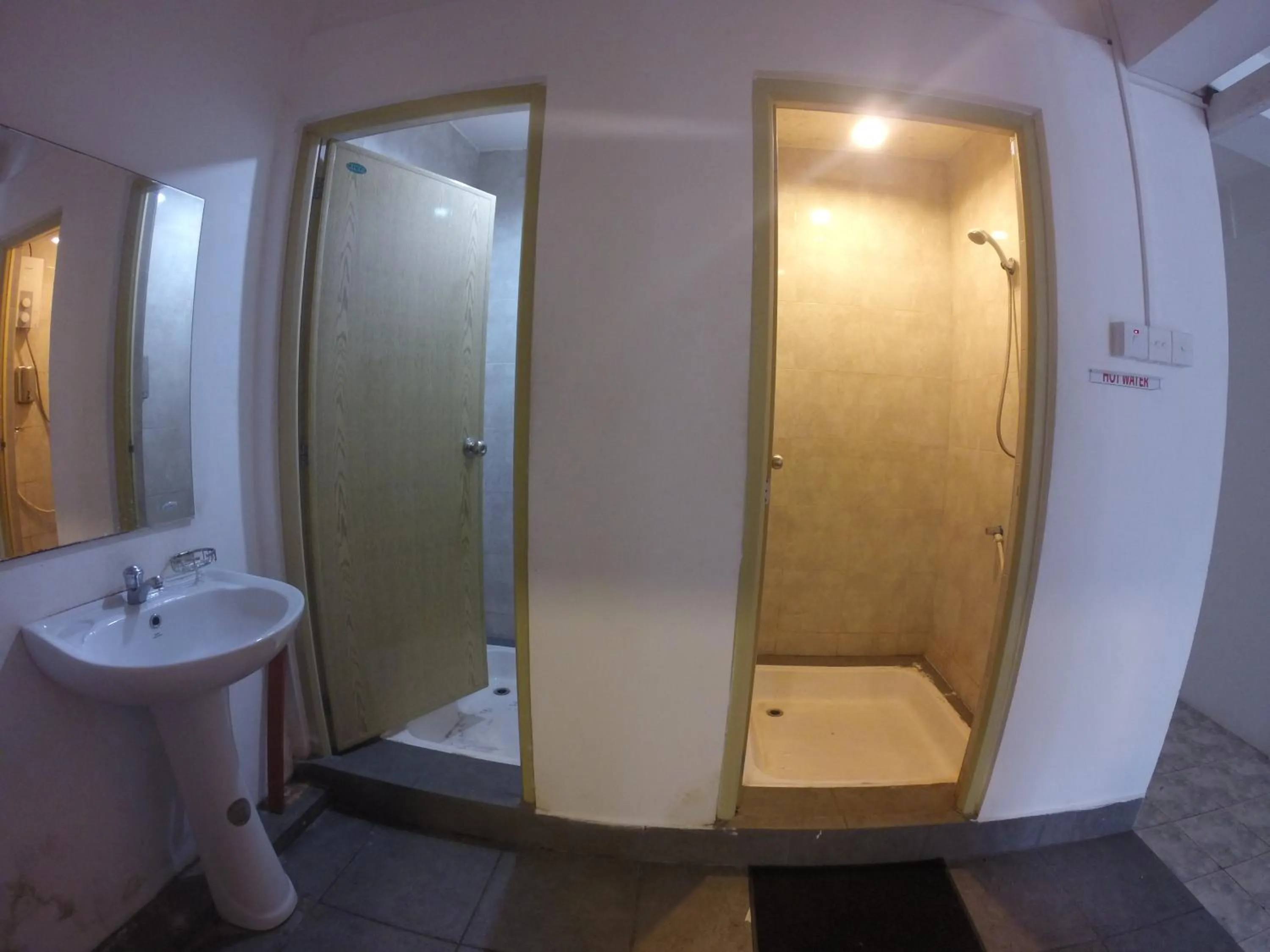 Shower in Backpack Lanka