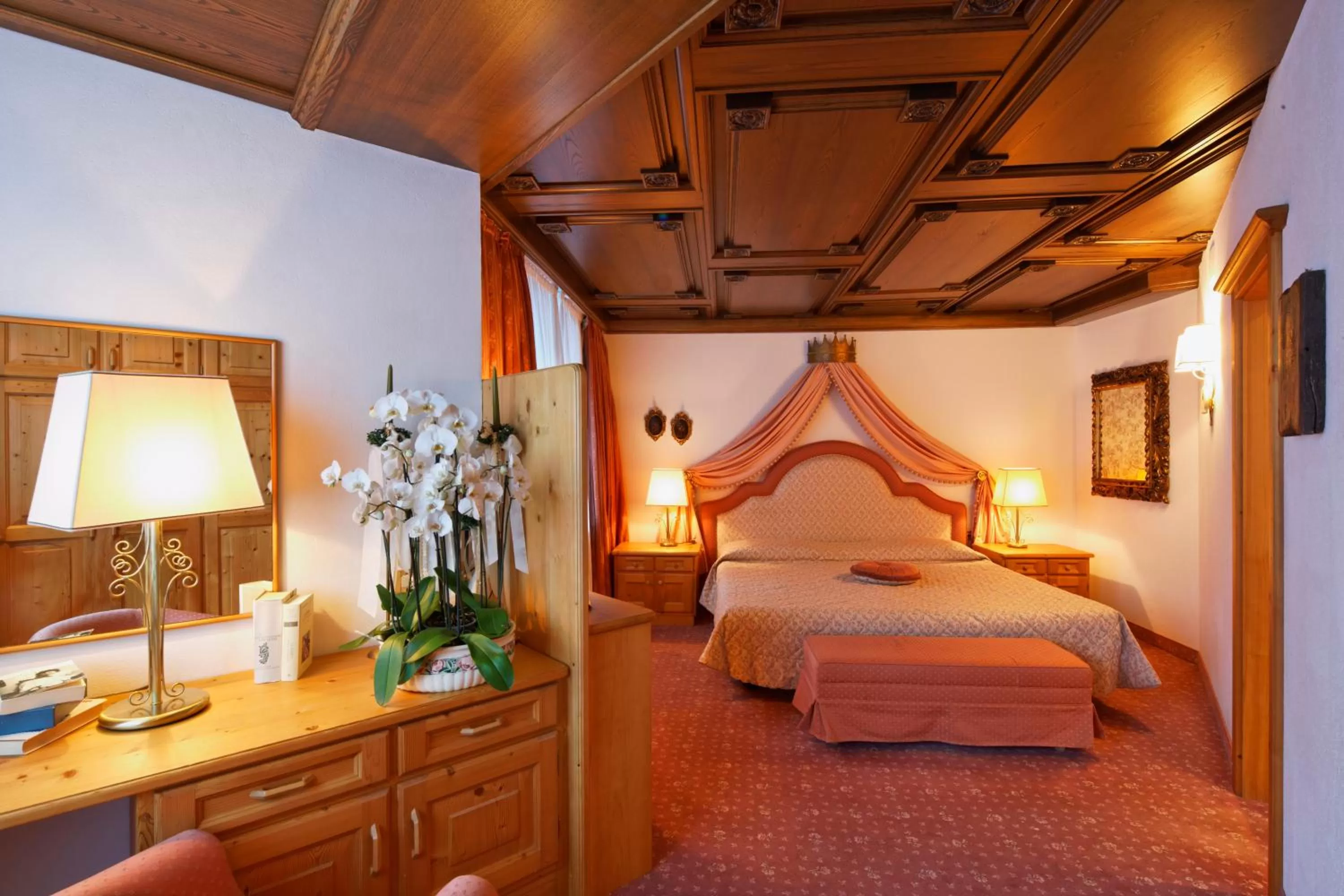 Bed in Hotel Sassongher