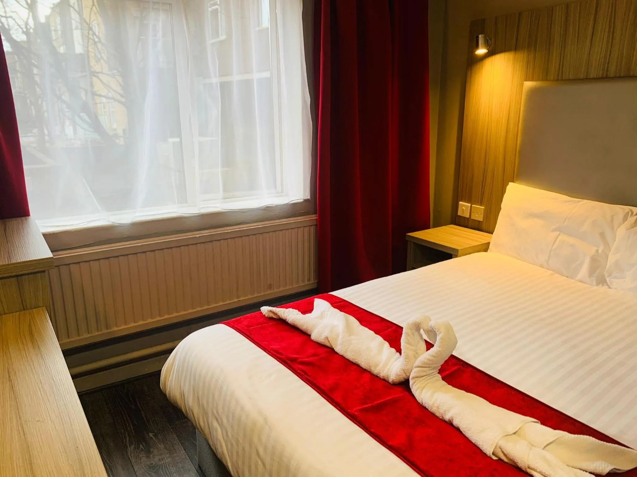 Bedroom, Bed in Hotel Lily