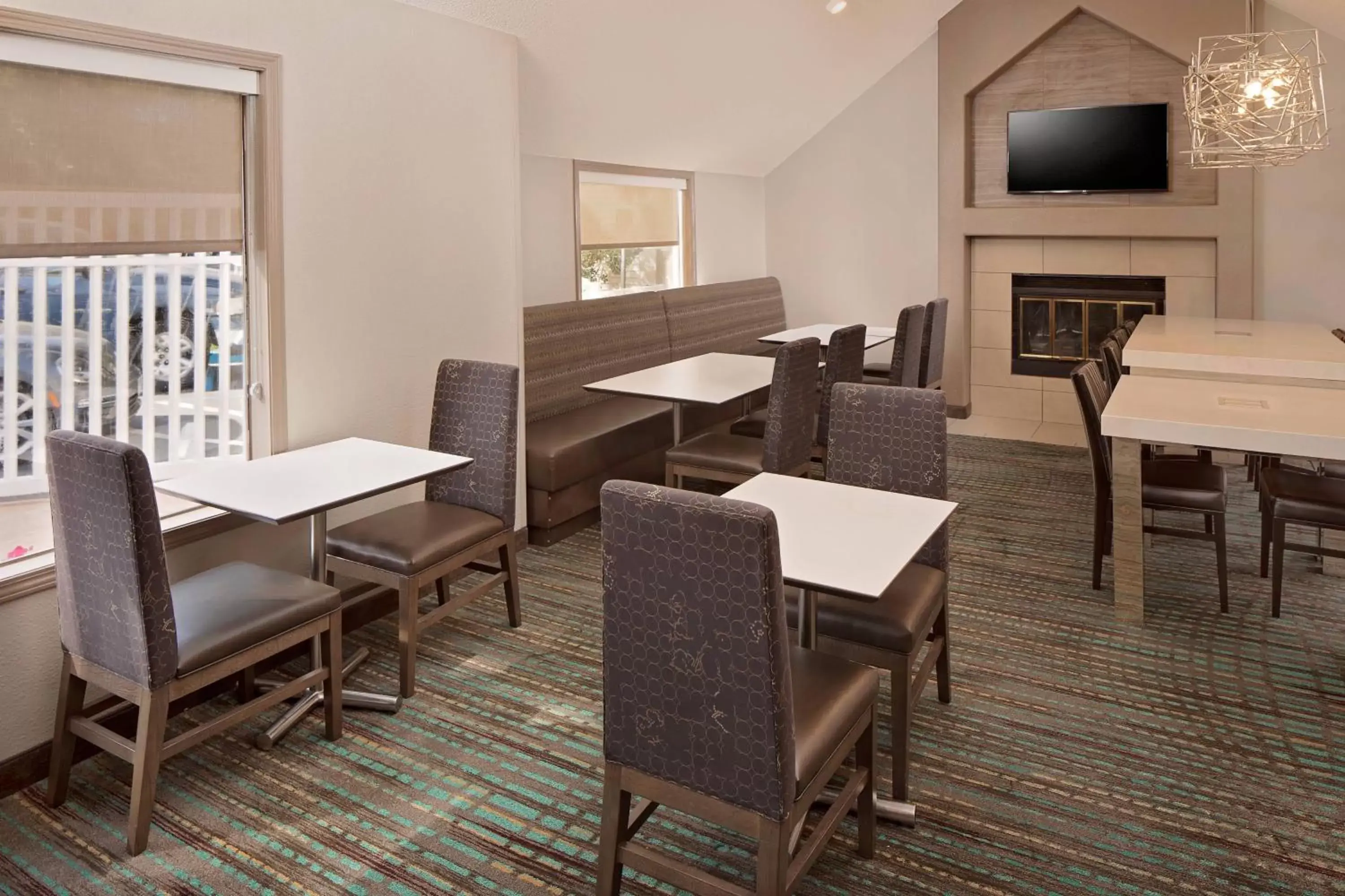 Restaurant/Places to Eat in Residence Inn San Jose Campbell