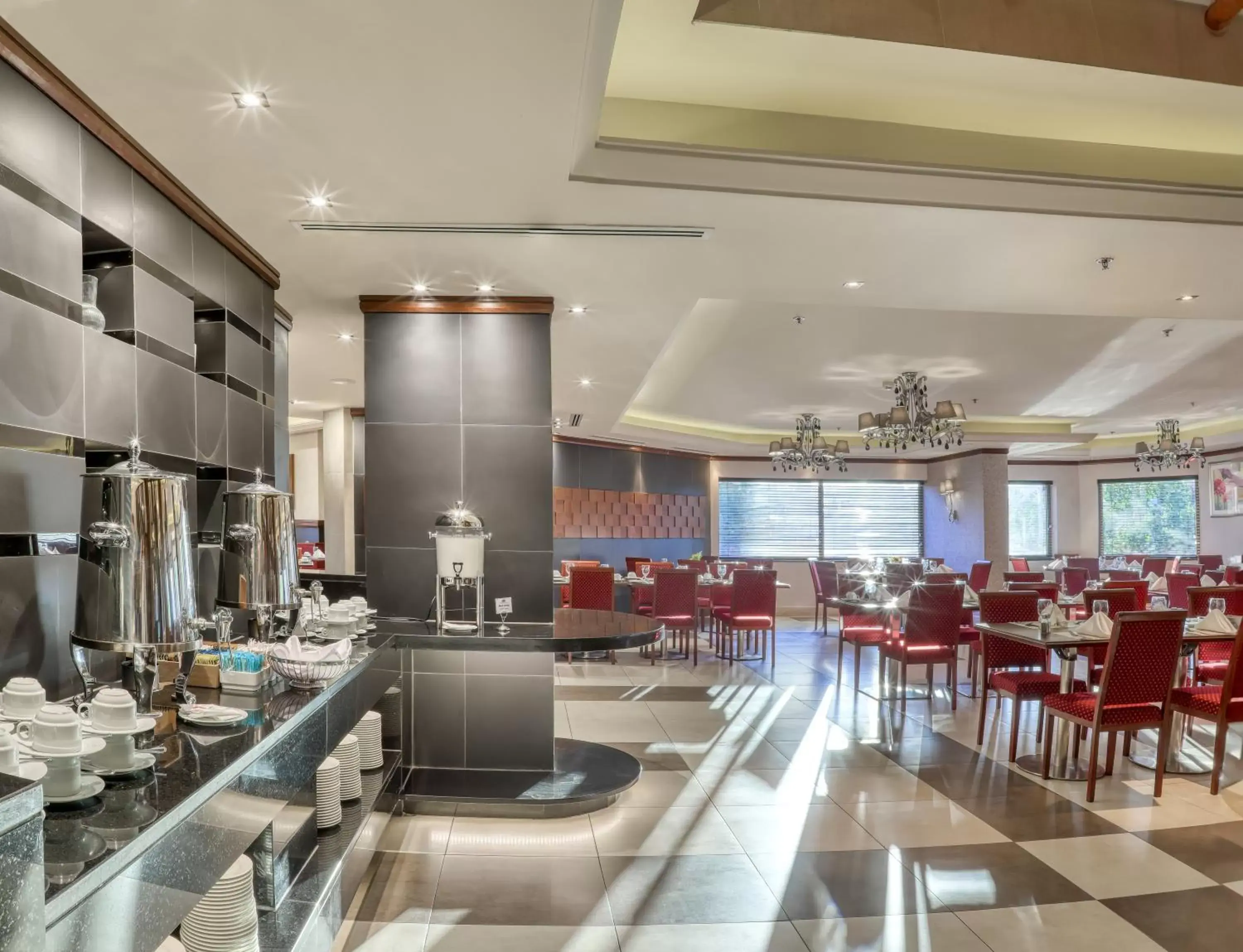 Restaurant/places to eat in Geneva Hotel Restaurant/places to eat in Geneva Hotel