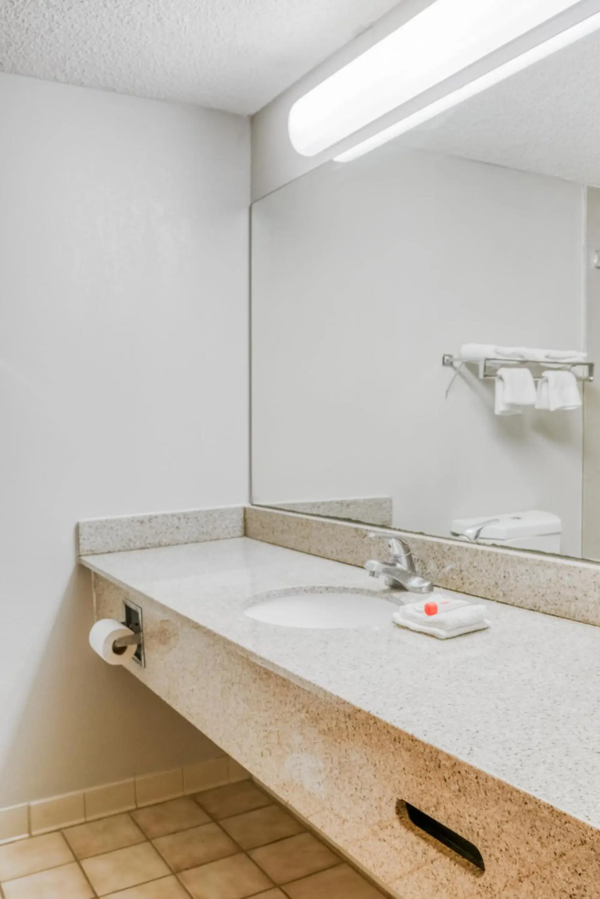 Area and facilities, Bathroom in OYO Hotel Burlington South