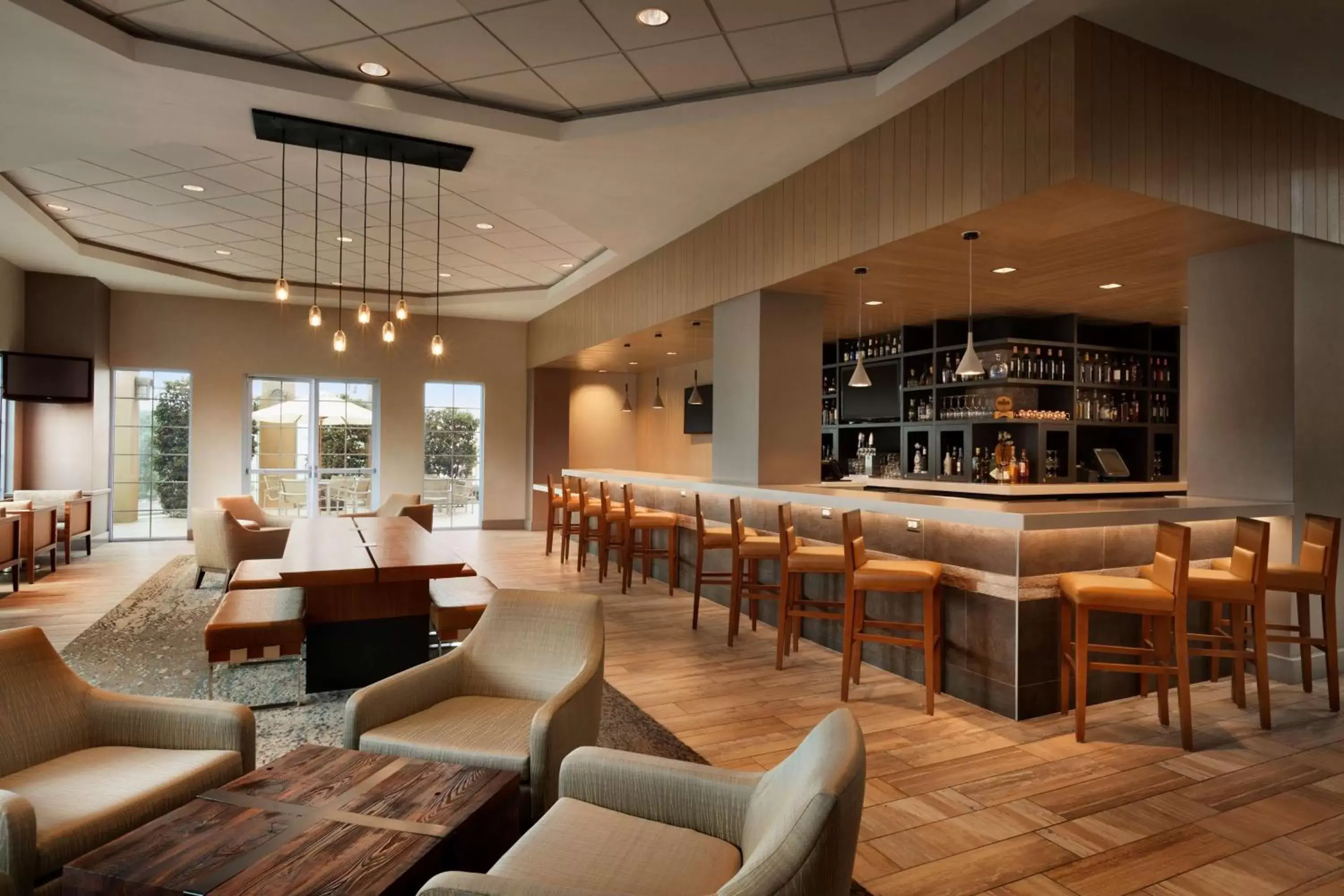 Lounge or bar in Embassy Suites by Hilton Monterey Bay Seaside Lounge or bar in Embassy Suites by Hilton Monterey Bay Seaside
