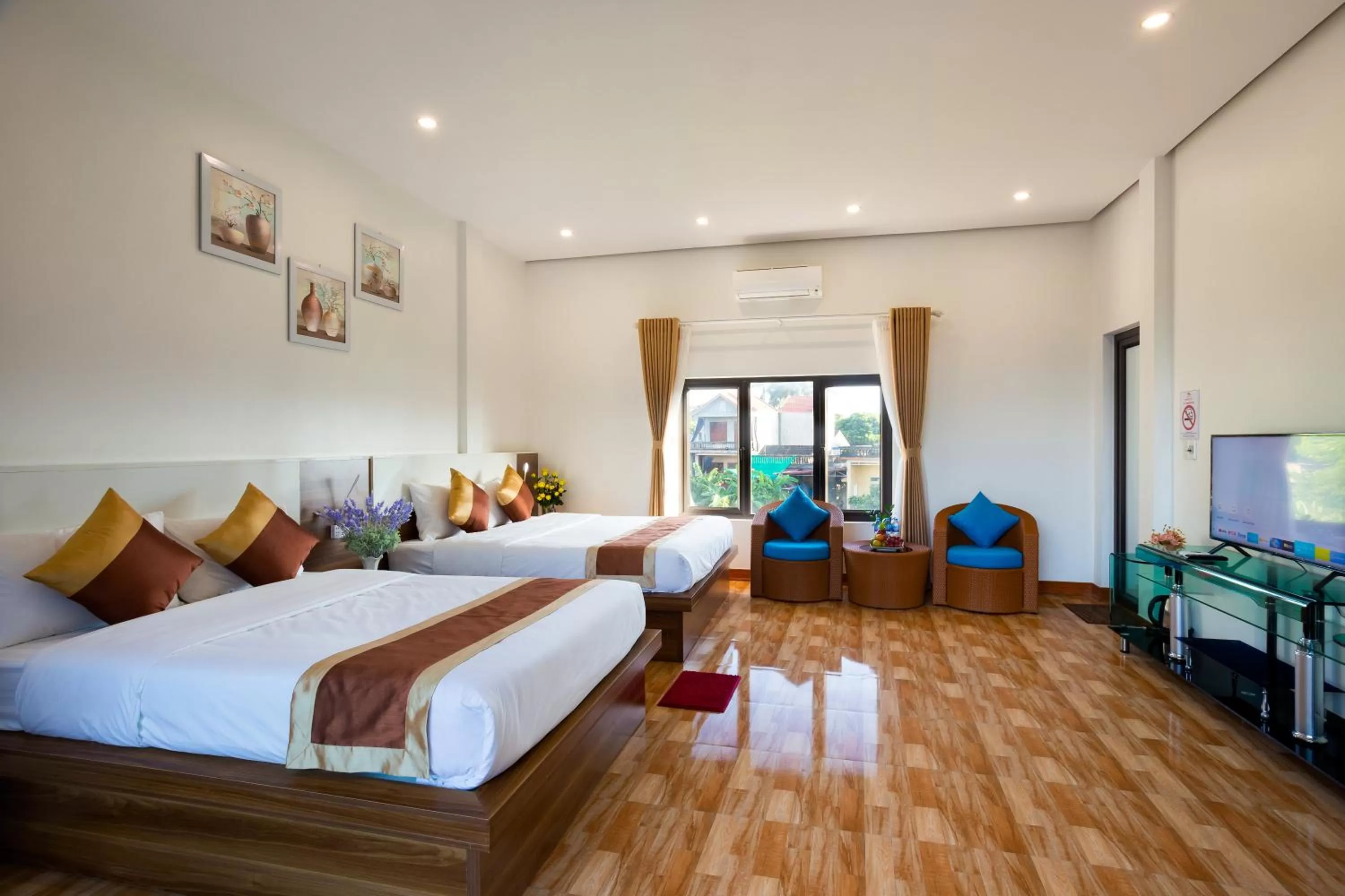 Photo of the whole room, Bed in TAM COC SUNSHINE HOTEL