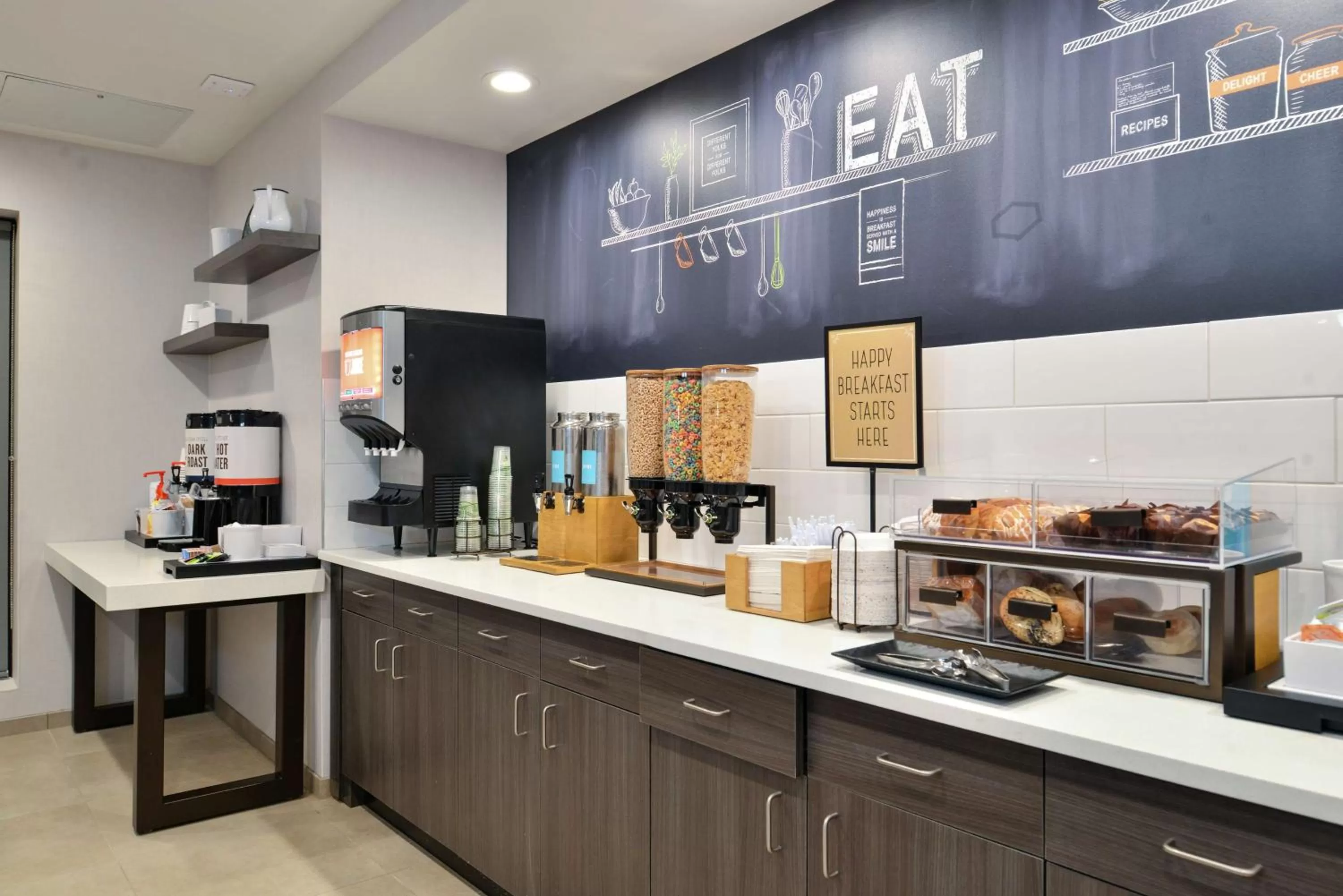 Breakfast in Hampton Inn Cedar Falls Downtown, Ia