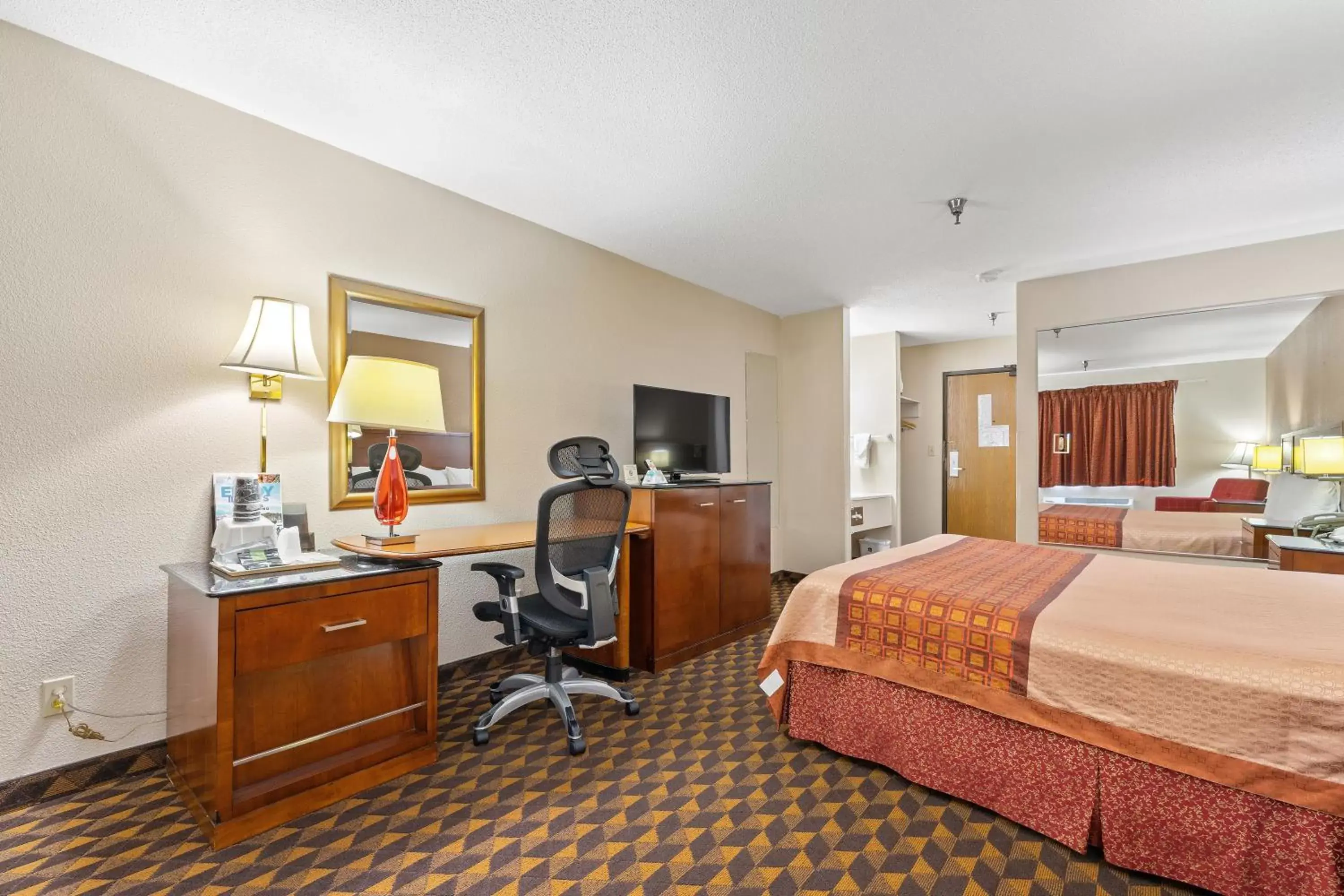 Bedroom in Geneva Motel Inn