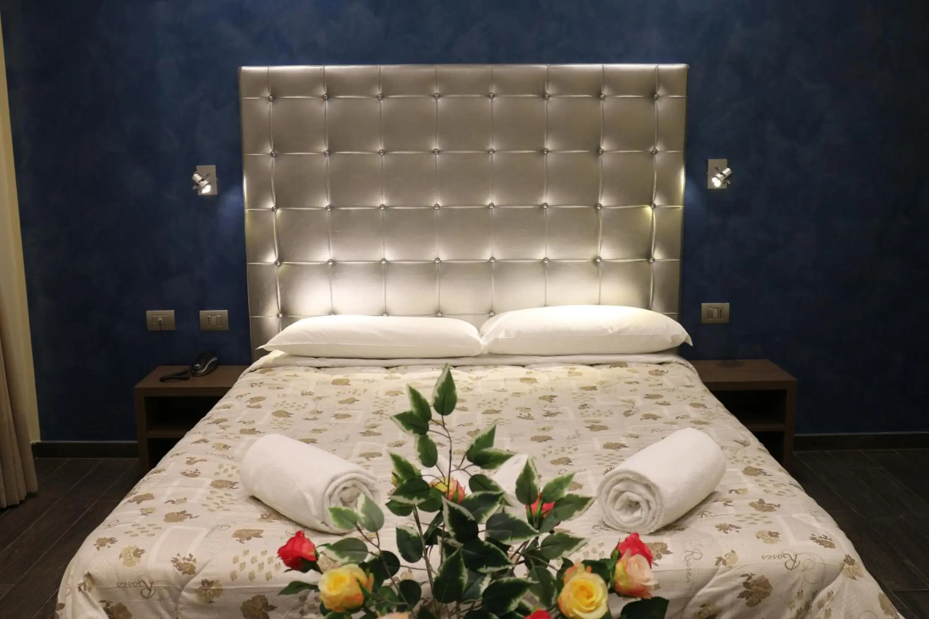 Decorative detail, Bed in Hotel La Madonnina