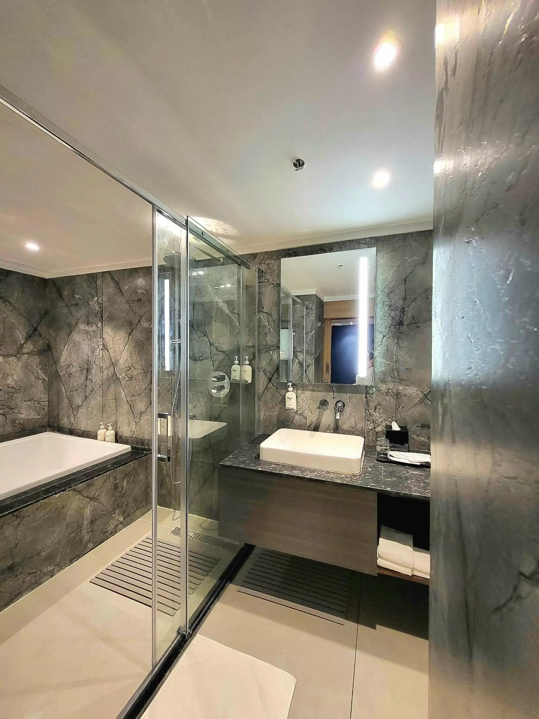 Shower, Bathroom in Holiday Inn Express & Suites Jaipur Gopalpura