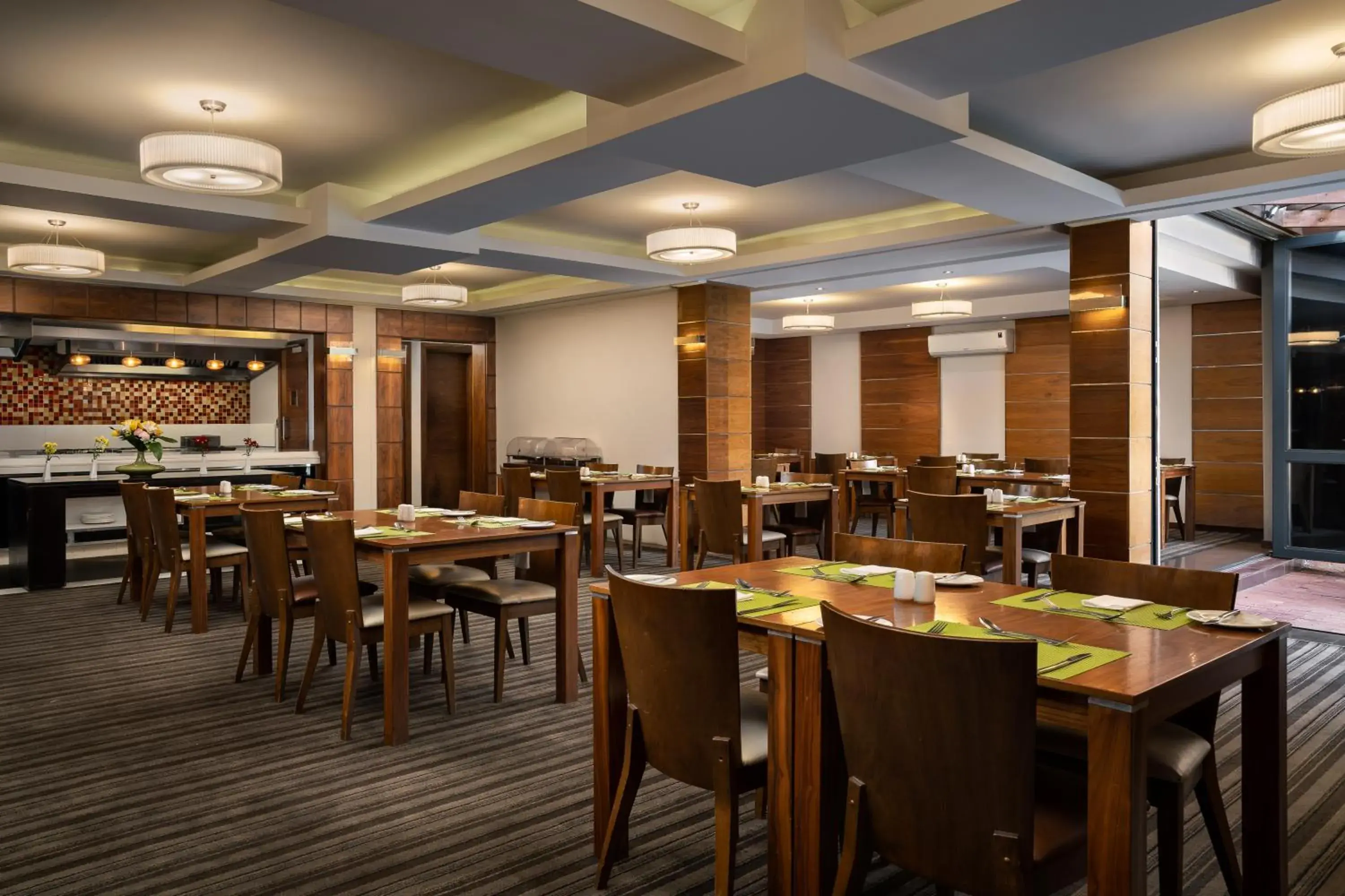 Meeting/conference room, Restaurant/Places to Eat in Premier Hotel Midrand