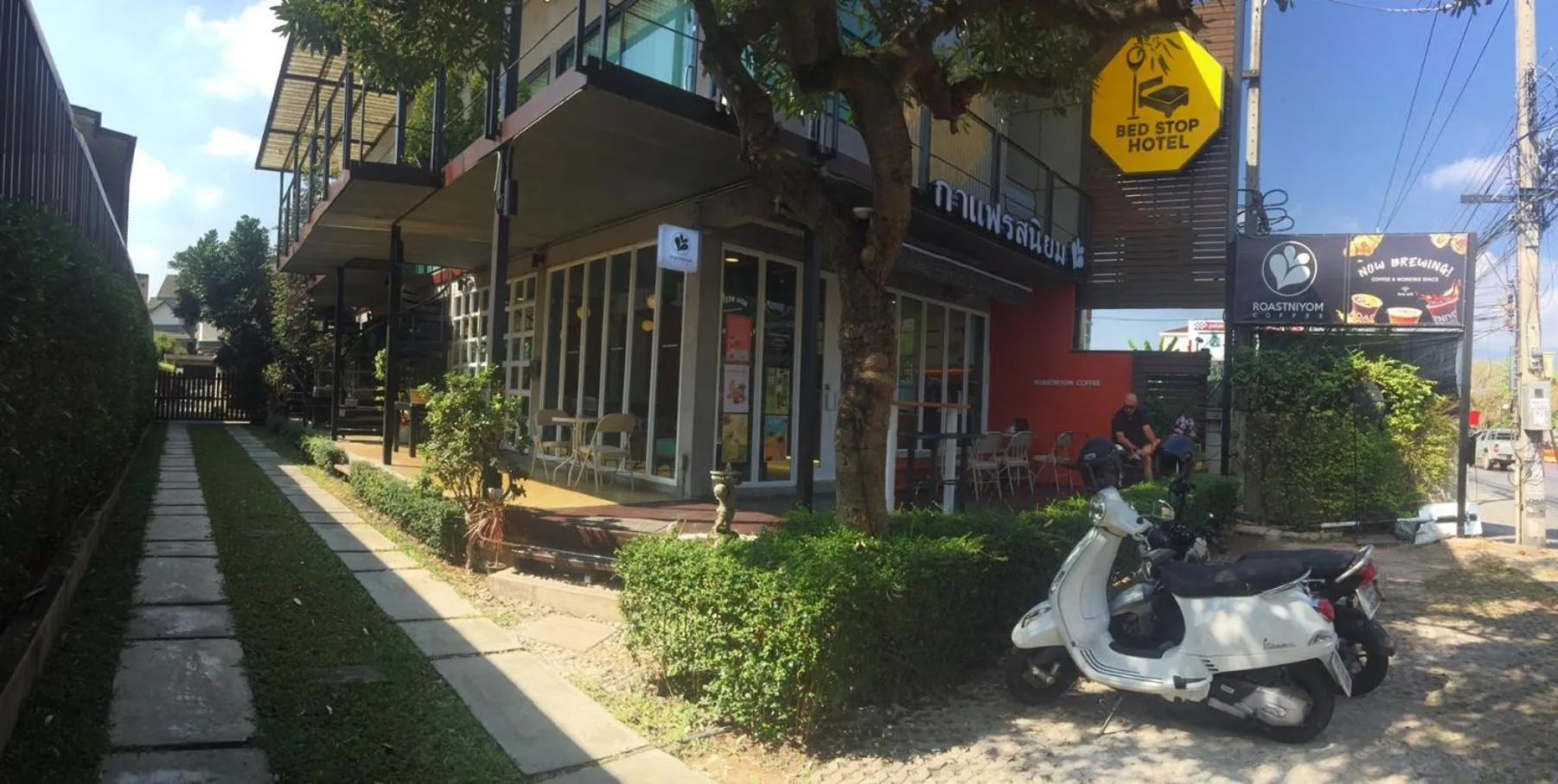 Property Building in BED STOP Hotel Chiangmai