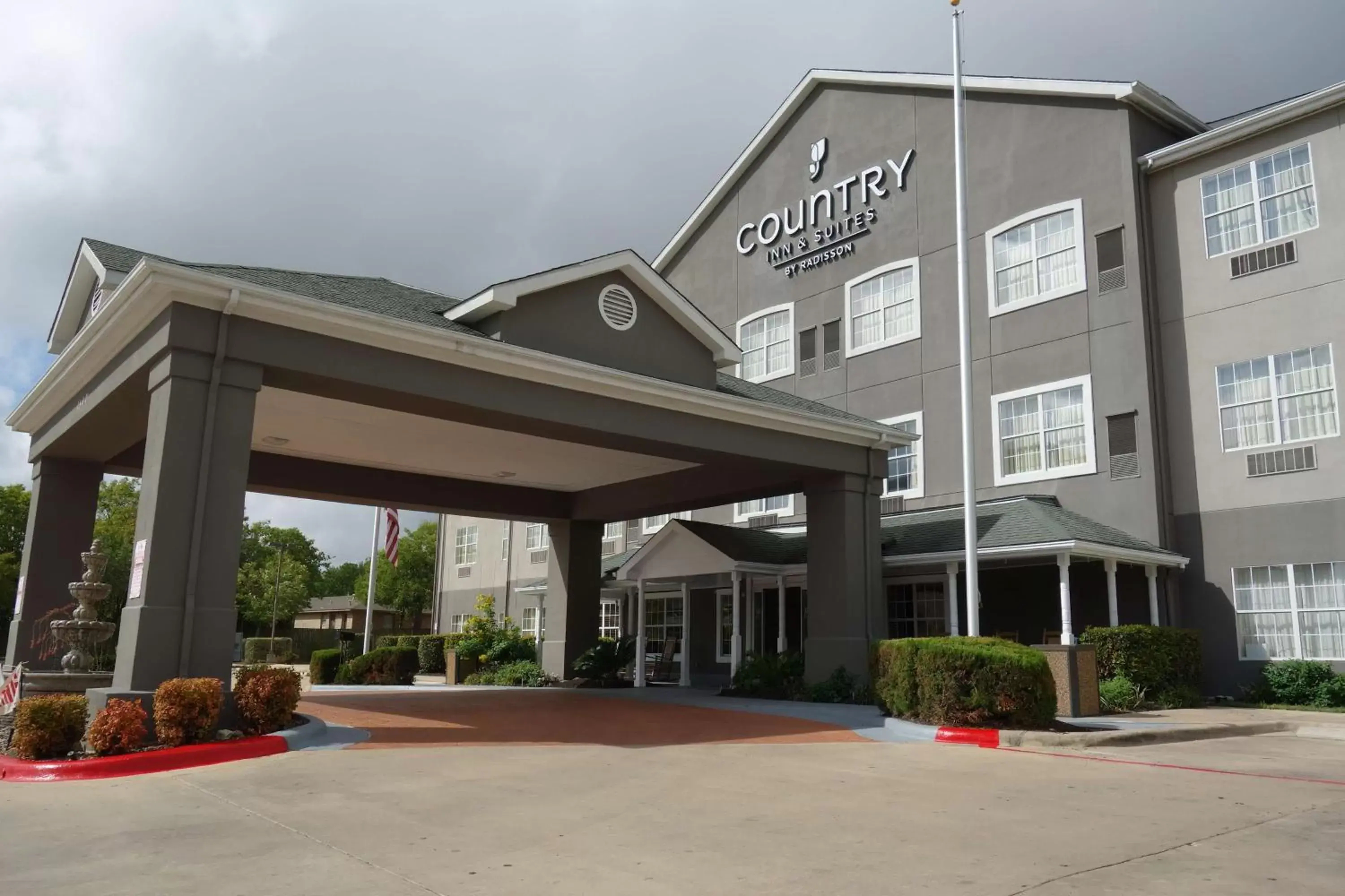 Property building in Country Inn & Suites by Radisson, Round Rock, TX