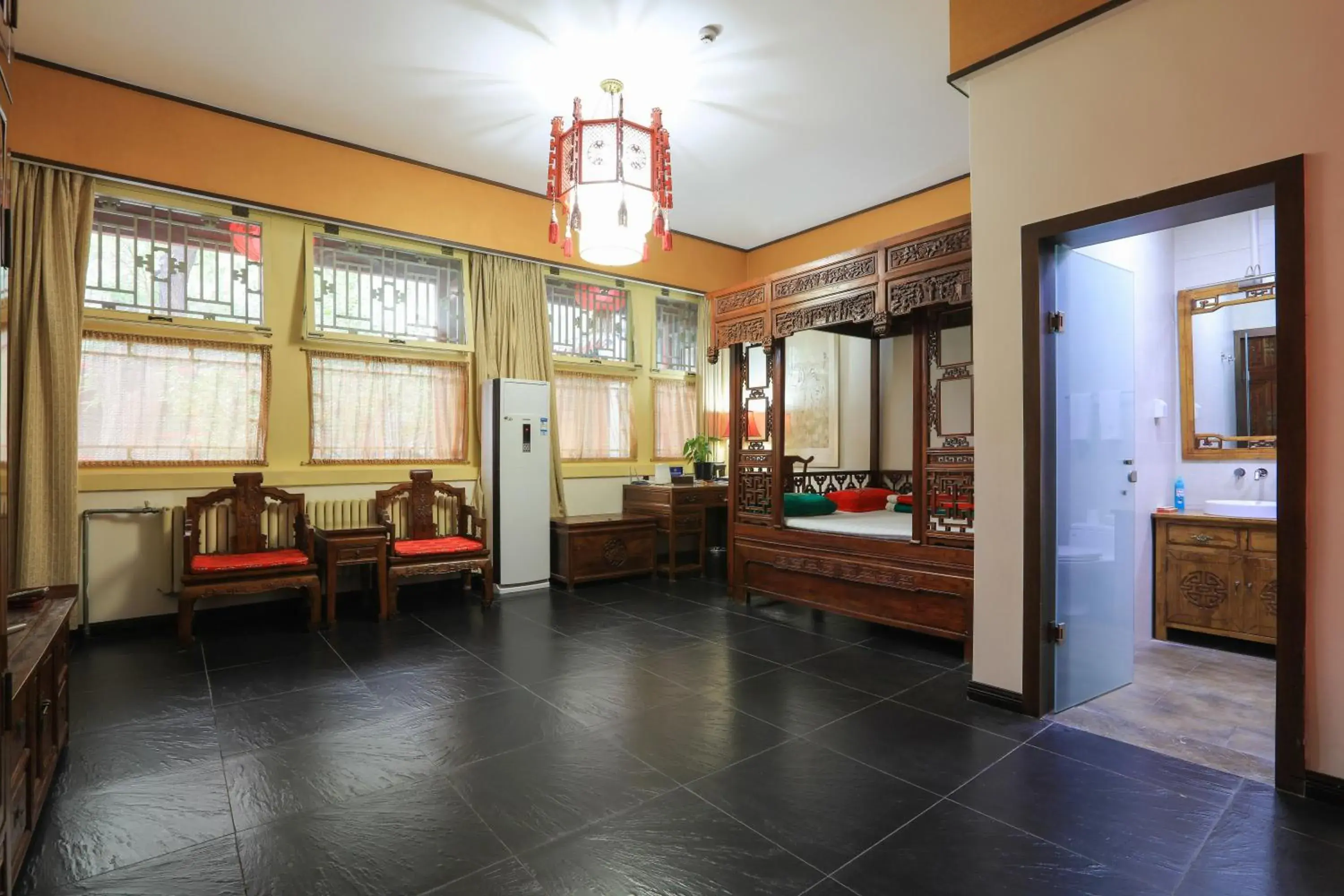 Living room, Restaurant/Places to Eat in Beijing Jingyuan Courtyard Hotel