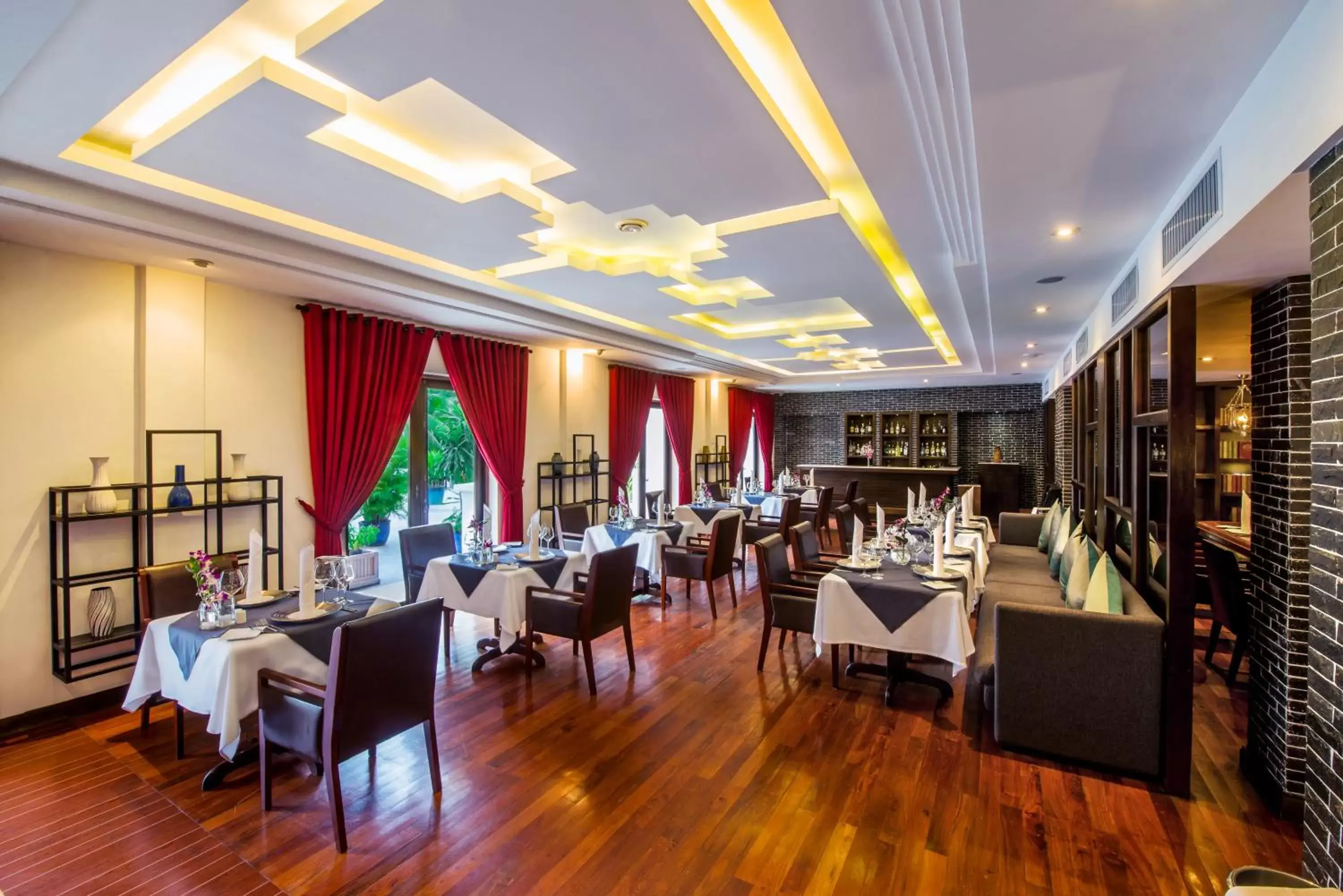 Restaurant/places to eat in Lotus Blanc Resort Restaurant/places to eat in Lotus Blanc Resort