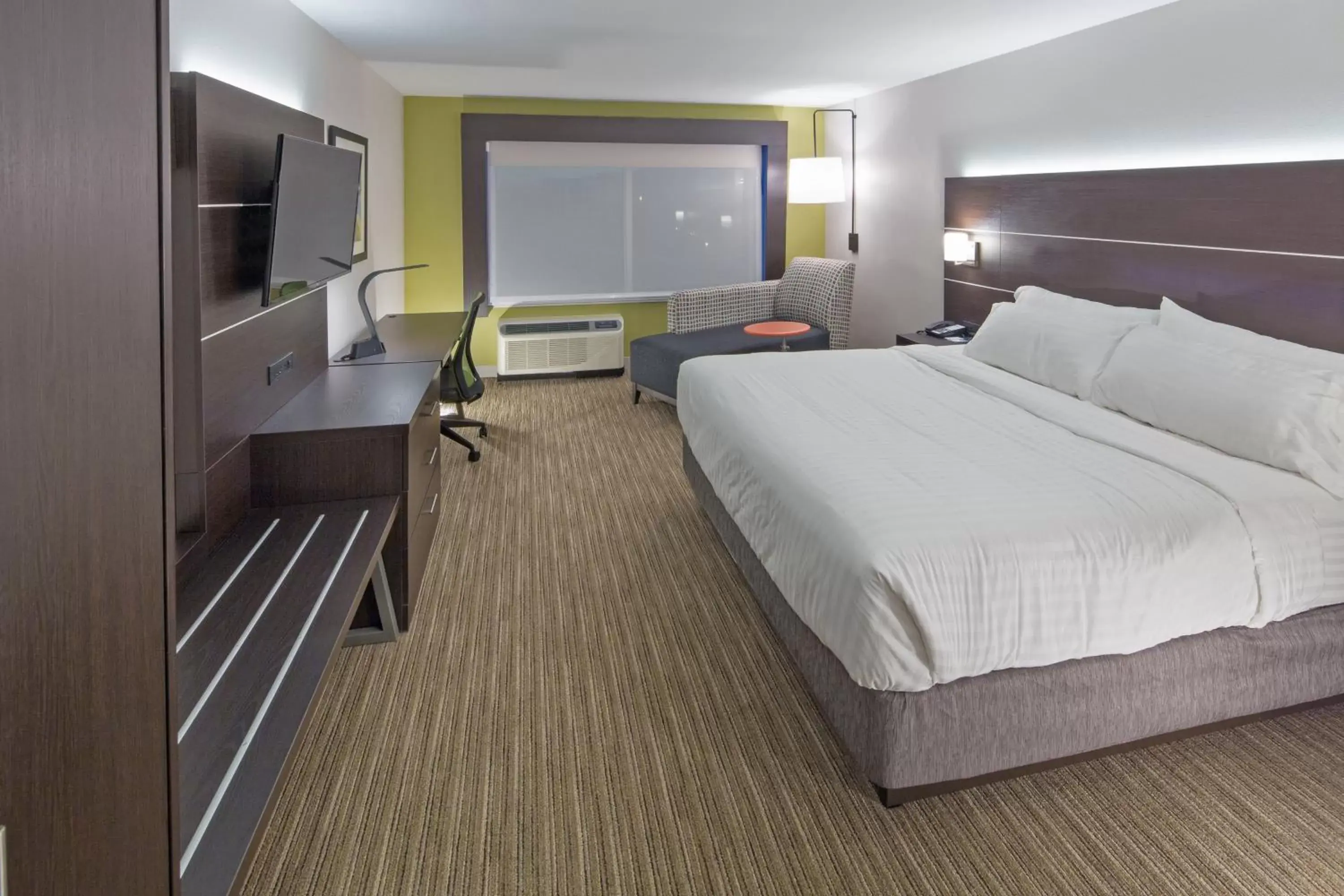 Photo of the whole room, Bed in Holiday Inn Express & Suites - Indianapolis NW - Zionsville, an IHG Hotel