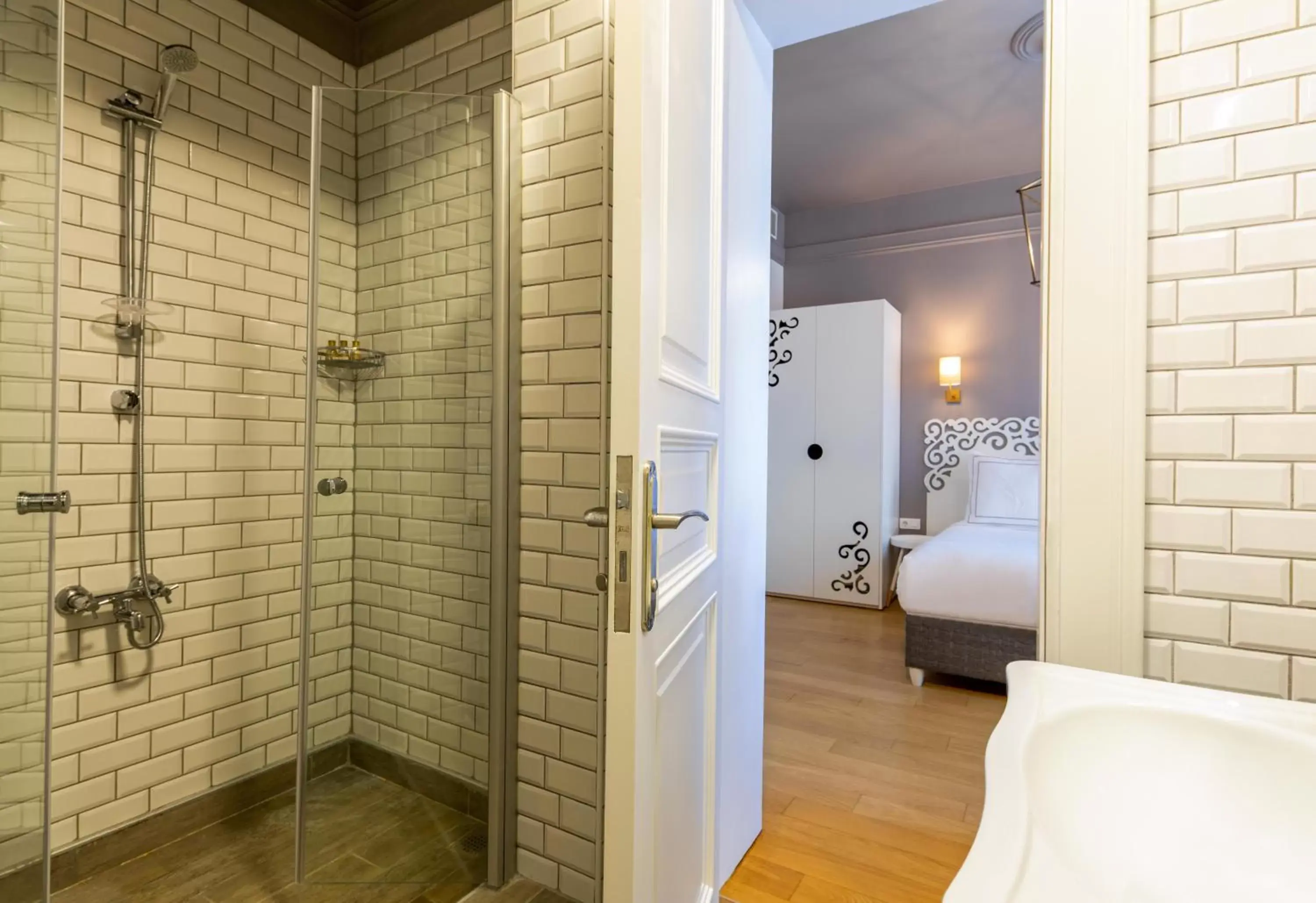 Shower, Bathroom in Petros Hotel