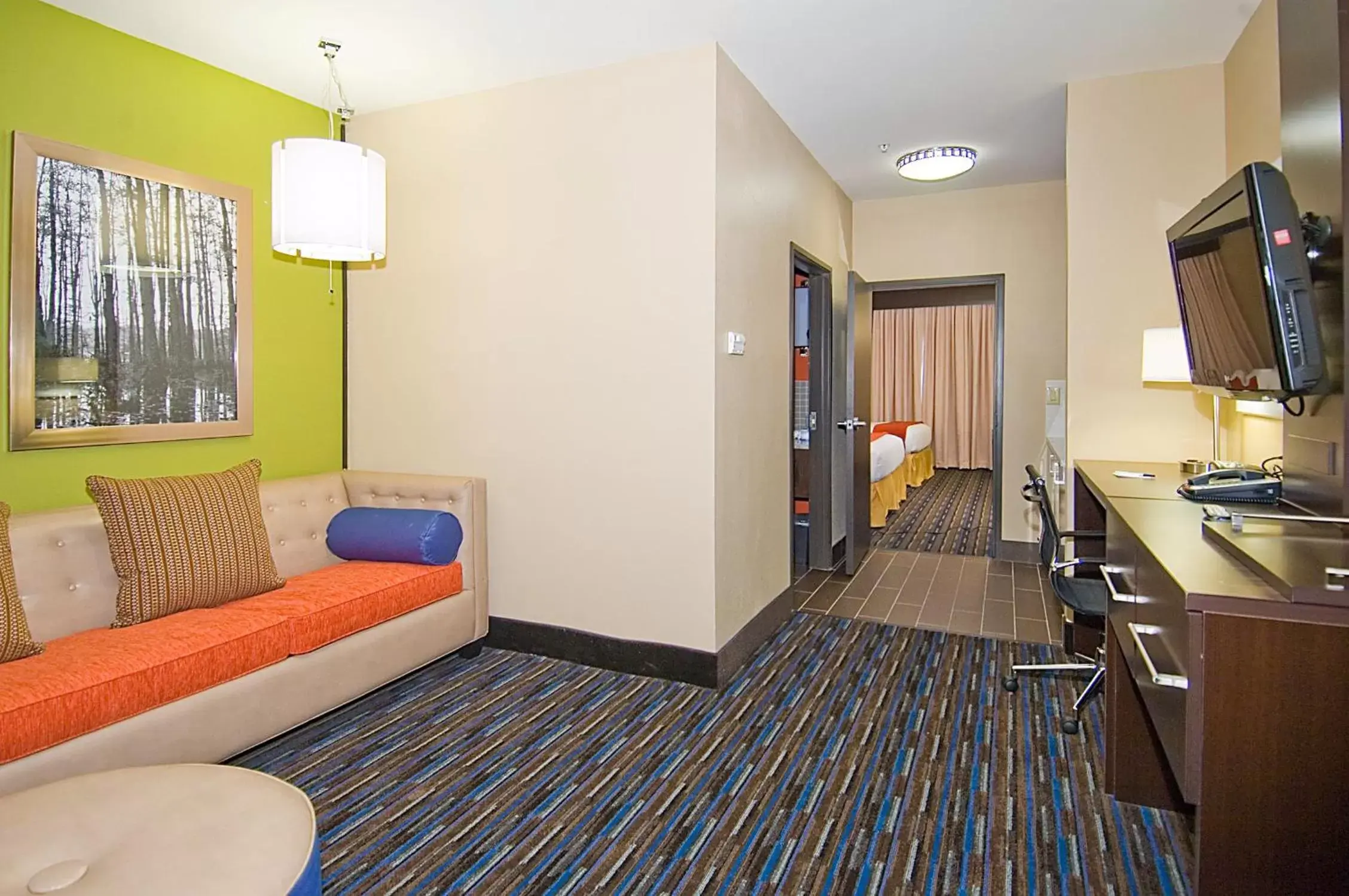 Photo of the whole room, Seating Area in Holiday Inn Express Fulton, an IHG Hotel