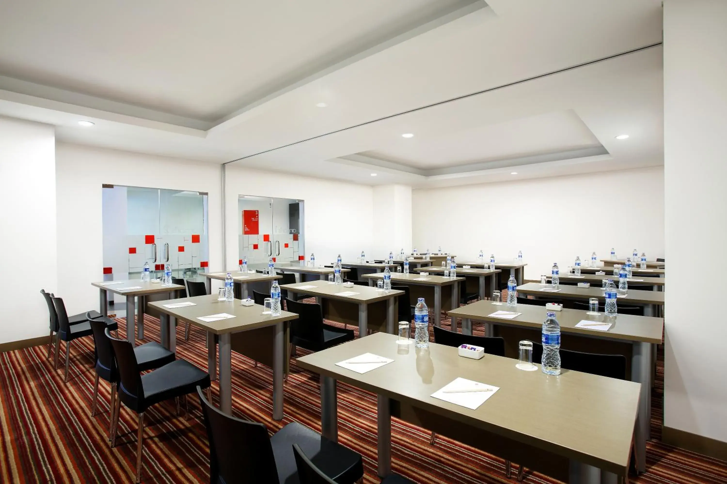 Meeting/conference room, Restaurant/Places to Eat in Amaris Hotel Season City