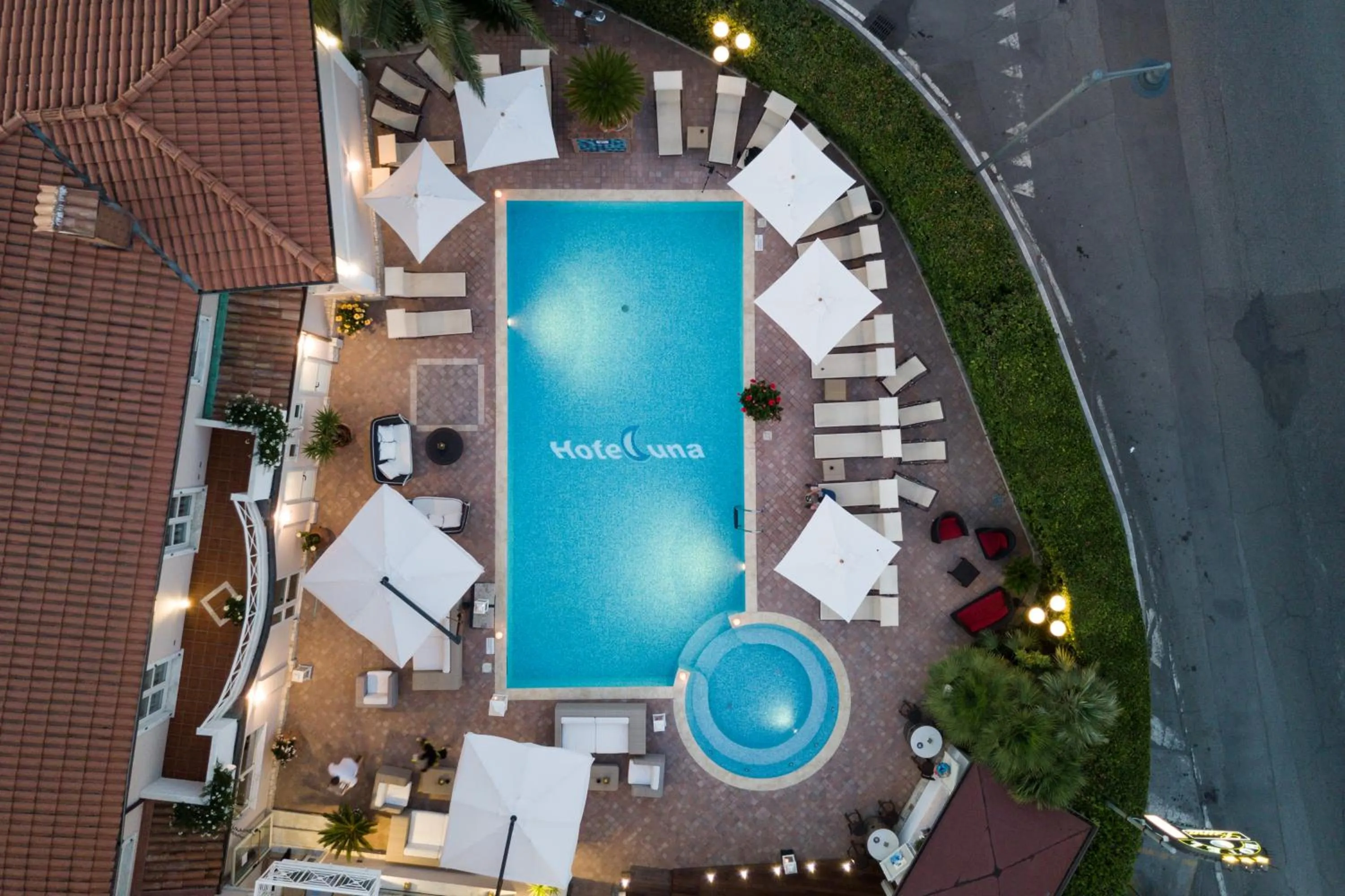 Swimming pool in Hotel Luna