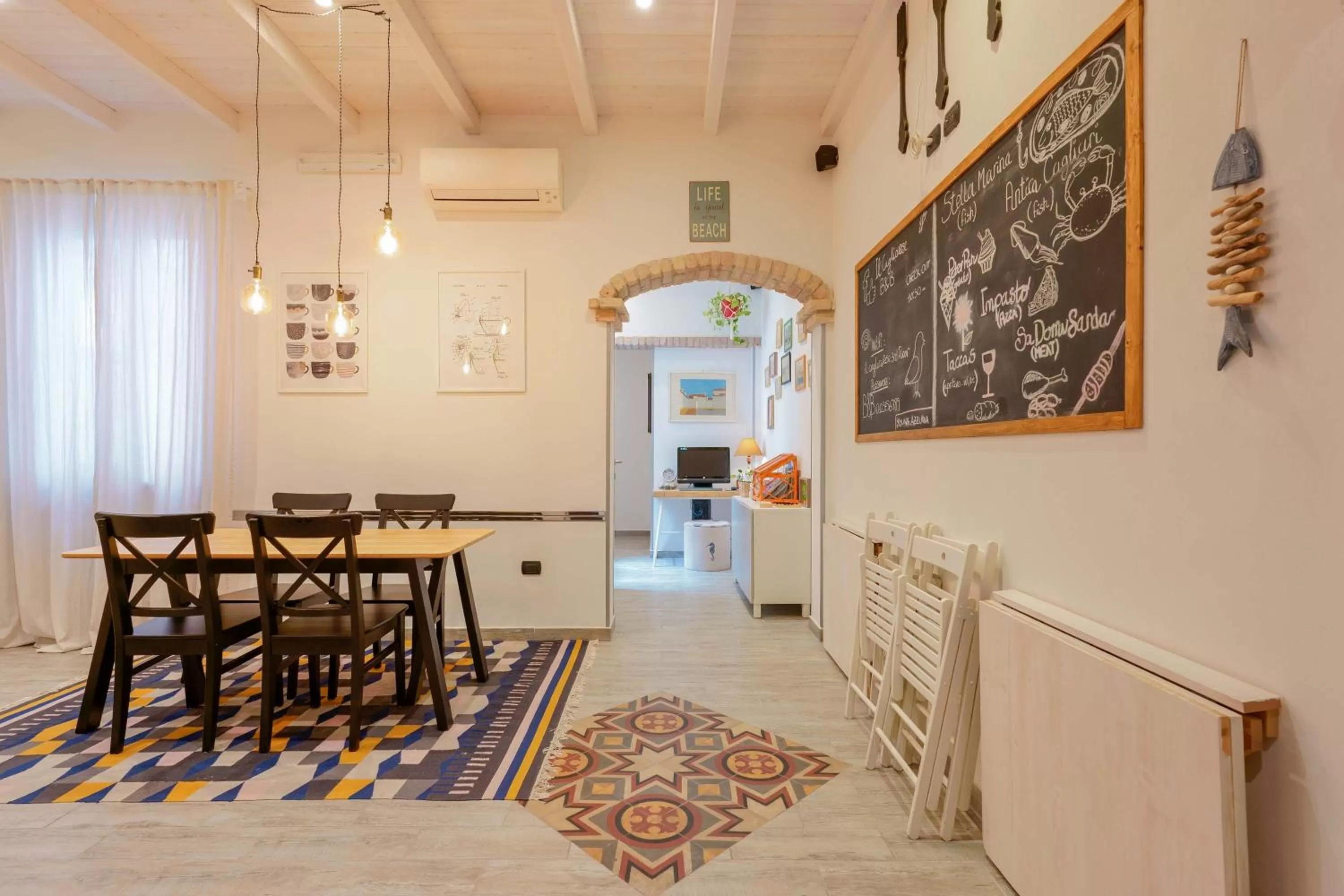 Living room, Dining Area in Il Cagliarese B&B