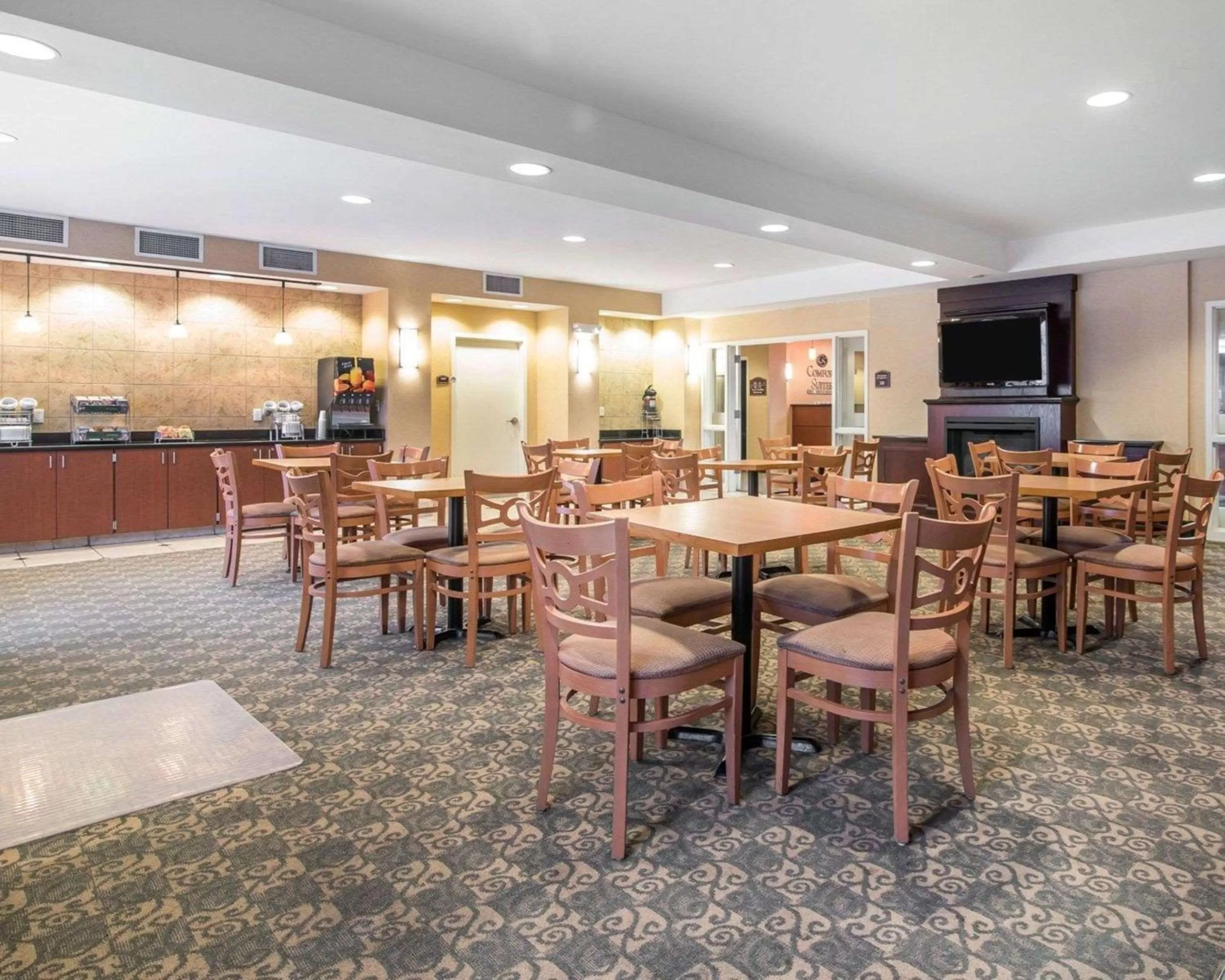 Restaurant/places to eat in University Inn Vestal