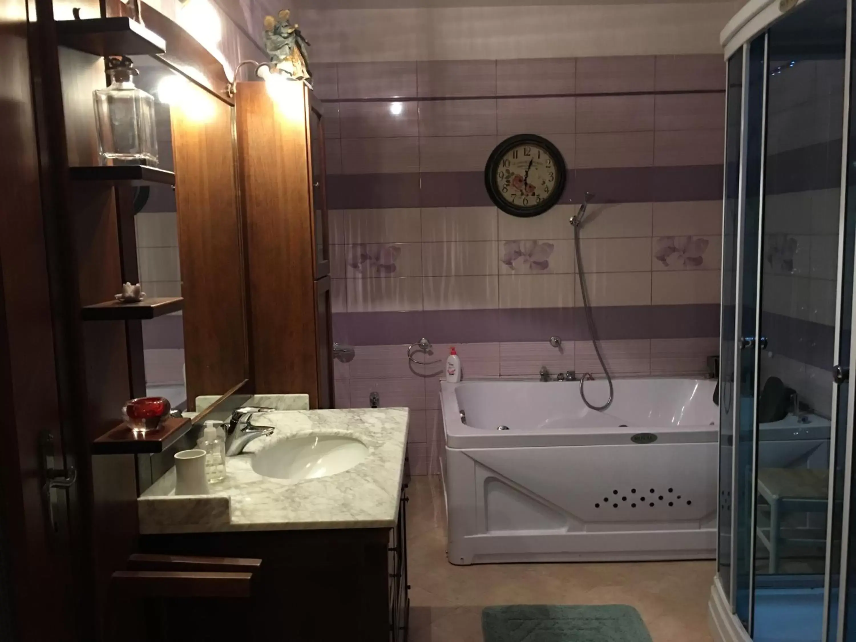 Hot Tub, Bathroom in Ca' Le Rose