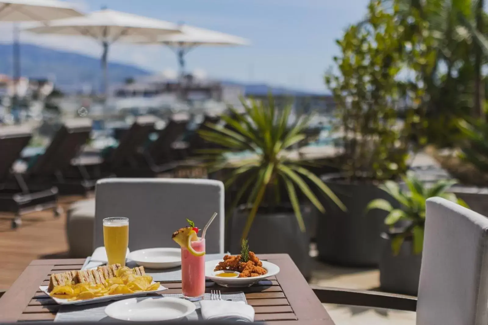 Balcony/Terrace, Restaurant/Places to Eat in Hotel Marina Atlântico
