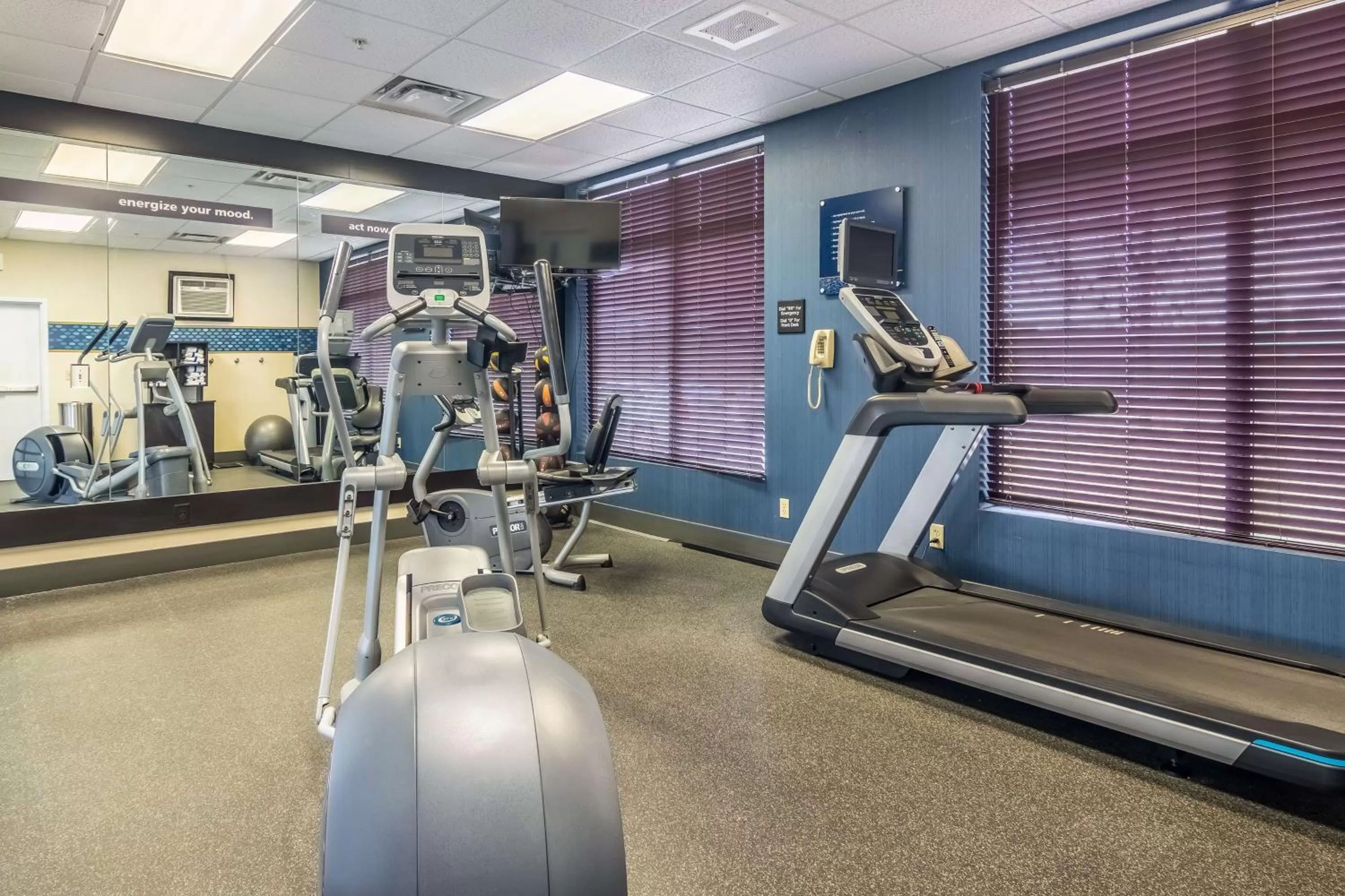 Fitness centre/facilities in Hampton Inn Youngstown-North