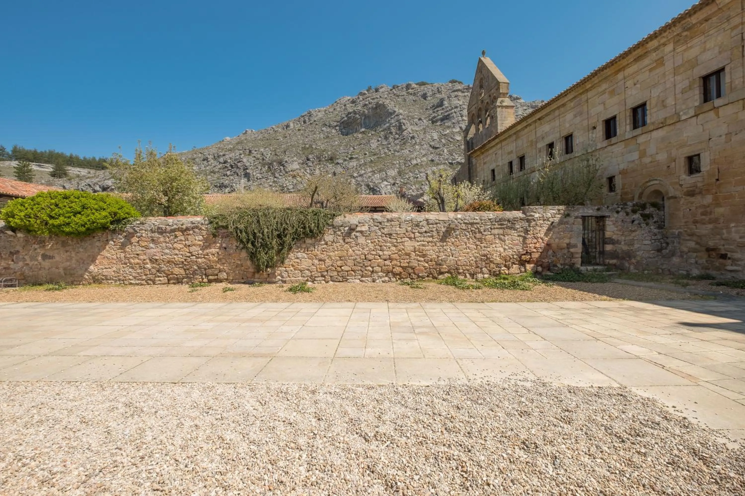Facade/entrance, Property Building in Hotel Posada Santa Maria la Real