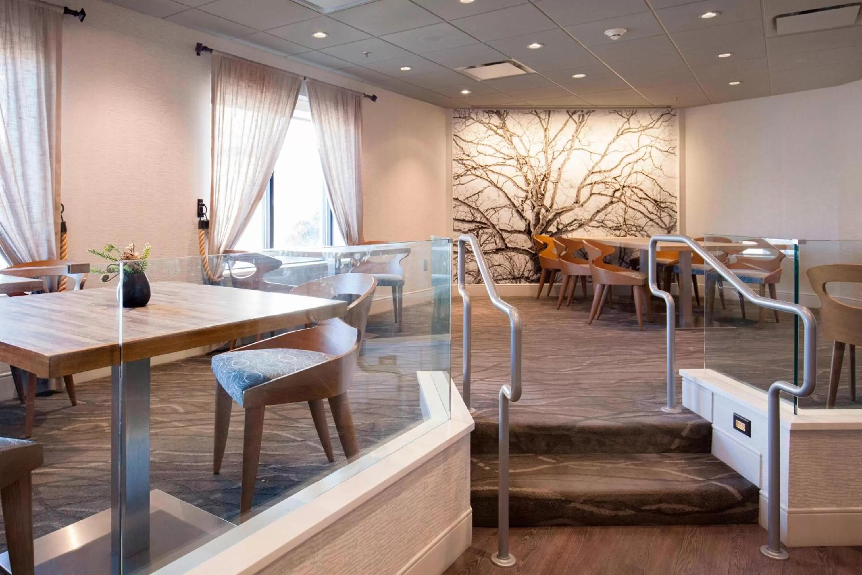 Lounge or bar in Rochester Airport Marriott